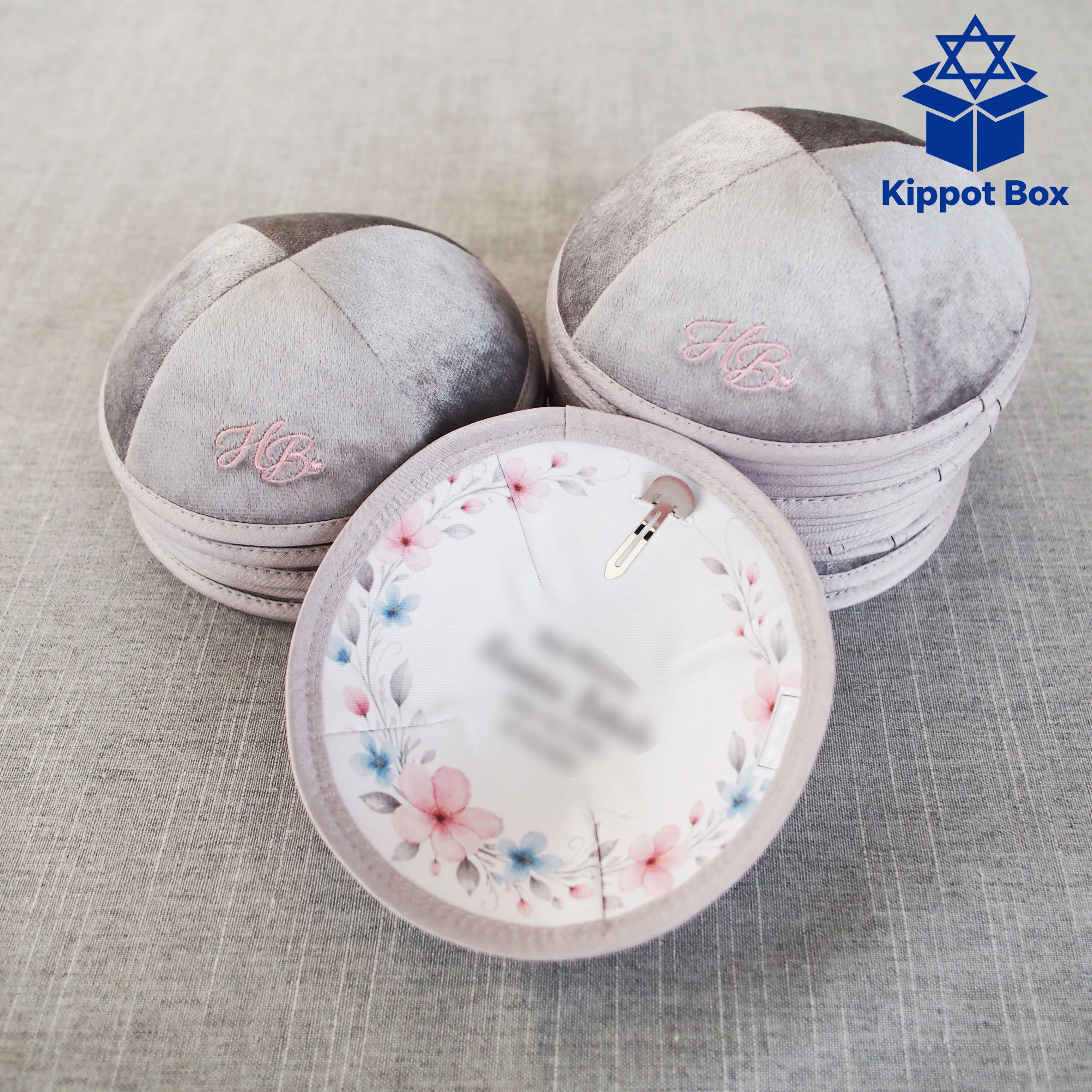 Custom embroidered & digitally printed fleece fabric kippah. Kippah for weddings and bar/bat mitzvahs, Jewish gifts, yarmulke.
Custom embroidered & digitally printed fleece fabric kippah. Kippah for weddings and bar/bat mitzvahs, Jewish gifts, yarmulke.