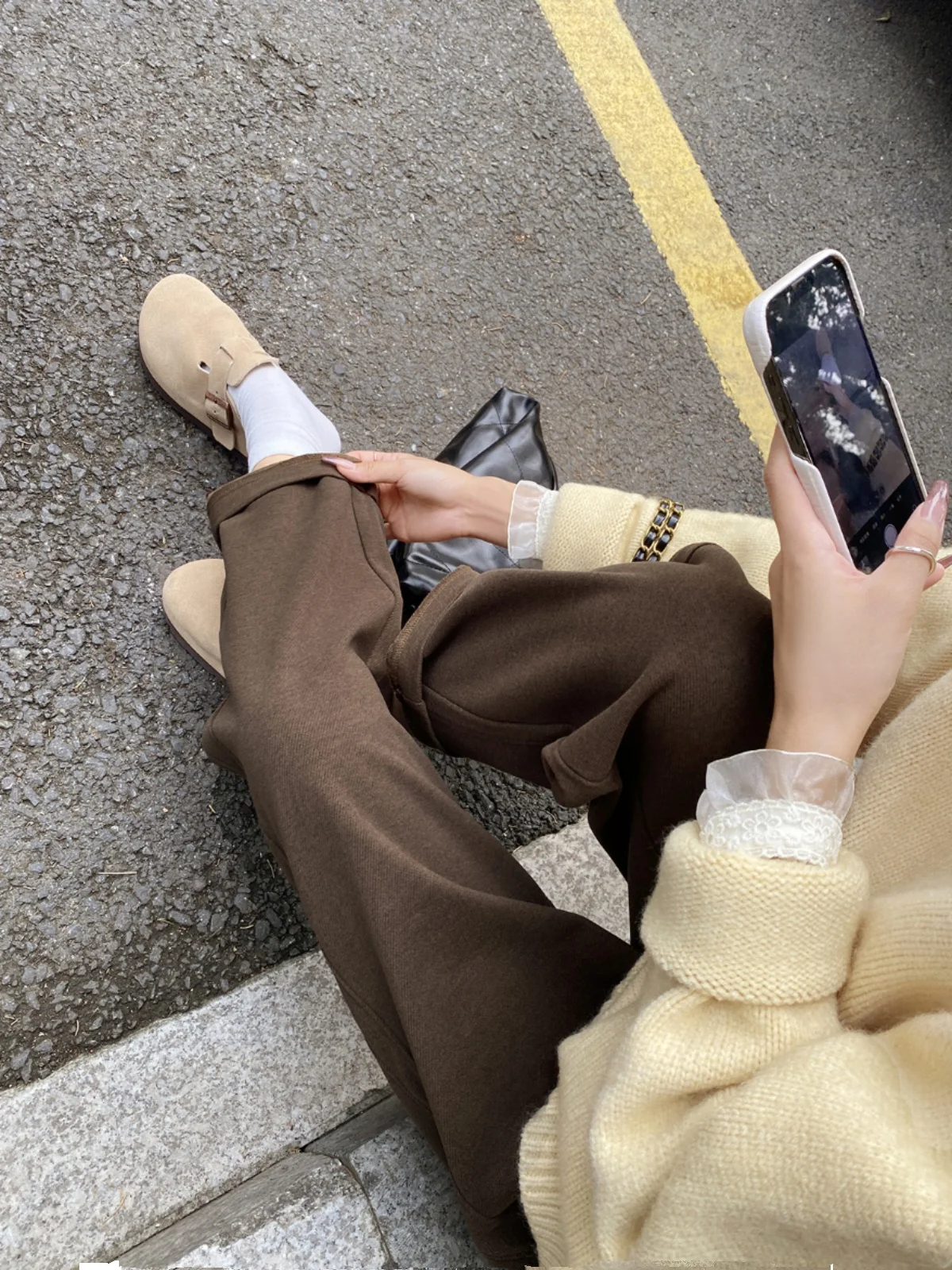 Женские брюки-харлан с высокой талией на флисовой подкладке, осенне-зимние, прямого кроя, повседневные, свободные, укороченные (7/8)
Женские брюки-харлан с высокой талией на флисовой подкладке, осенне-зимние, прямого кроя, повседневные, свободные, укороченные (7/8)