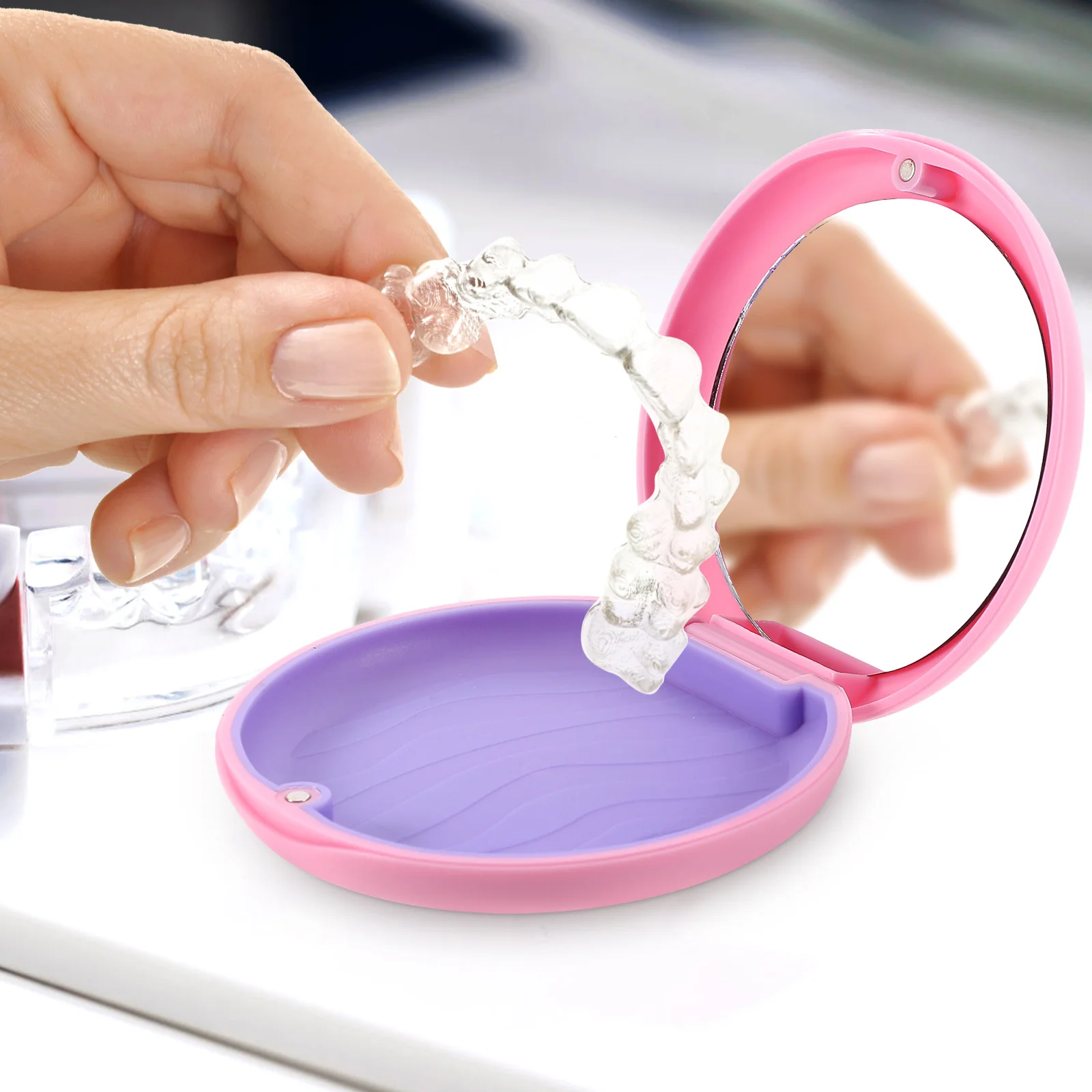 Retainer Storage Box Denture Case with Mirror Magnetic Holes for Retainers Mouthguards Travel Portable Durable 
Retainer Storage Box Denture Case with Mirror Magnetic Holes for Retainers Mouthguards Travel Portable Durable