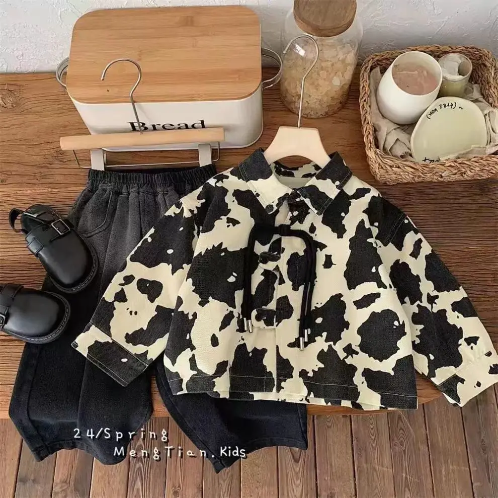 Spring Autumn Korean 2025 Children Boys Jackets Cotton Turn Down Collar Toddler Boy Coat Printed Spliced Baby Boy Outerwear Coat
Spring Autumn Korean 2025 Children Boys Jackets Cotton Turn Down Collar Toddler Boy Coat Printed Spliced Baby Boy Outerwear Coat