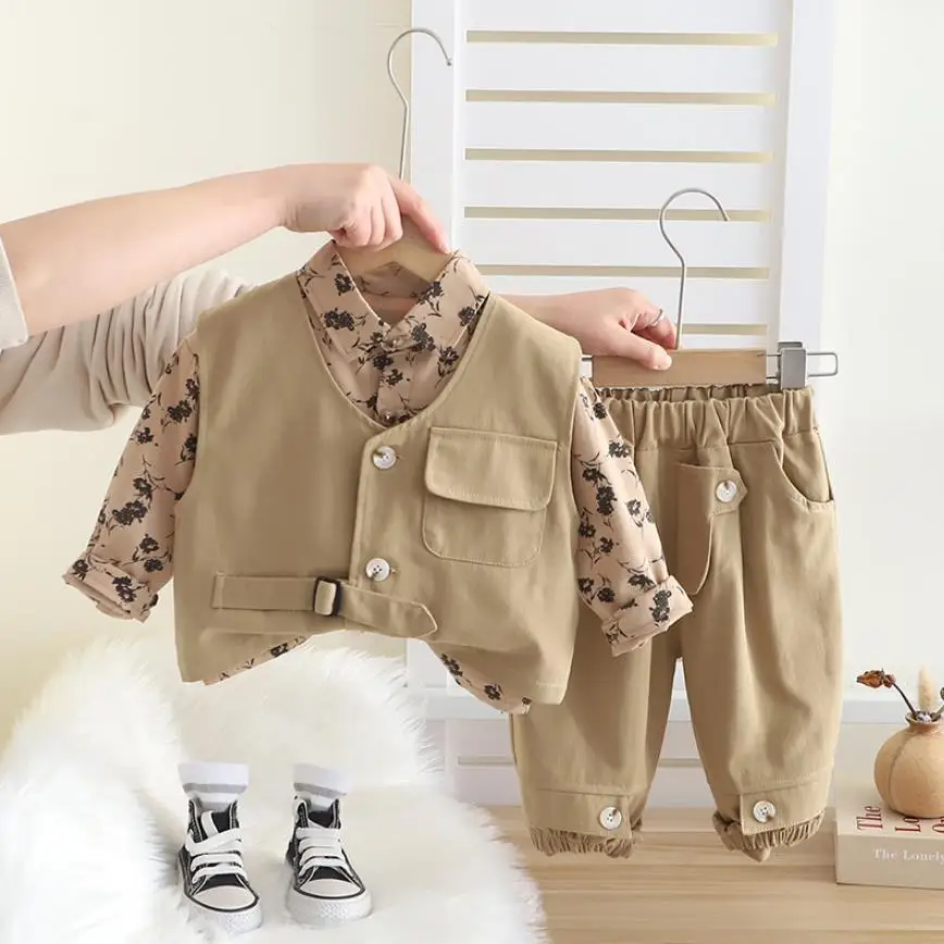 Baby Boys Clothes Sets Spring Autumn Outfits 1 To 5 Years Designer Kids Casual Cargo Vest+Shirts+Pants Children Jogging Suits
Baby Boys Clothes Sets Spring Autumn Outfits 1 To 5 Years Designer Kids Casual Cargo Vest+Shirts+Pants Children Jogging Suits