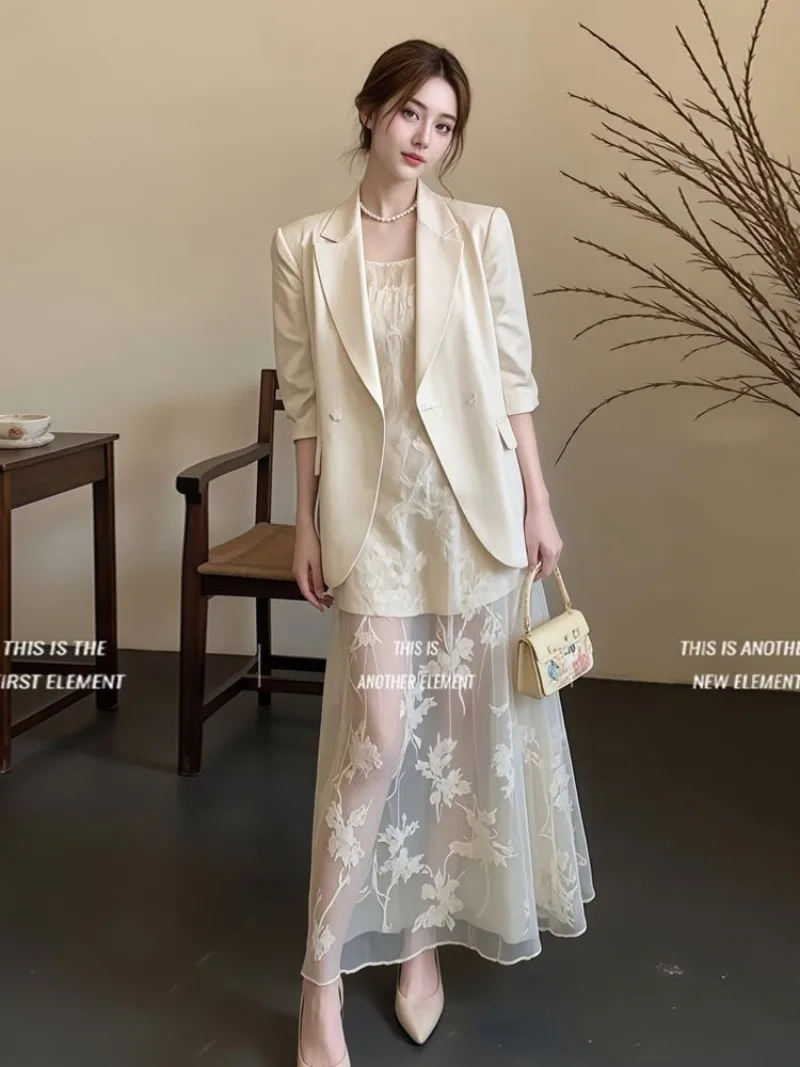 Women's Fashion Suit Skirt Set 2026 Spring/summer Commuting Suit Jacket Lace Camisole Skirt Set
Women's Fashion Suit Skirt Set 2026 Spring/summer Commuting Suit Jacket Lace Camisole Skirt Set