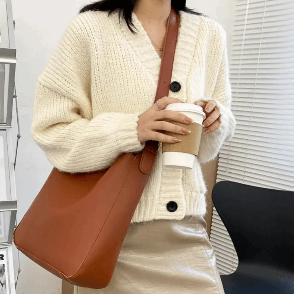 Вместительные французские сумки-мессенджеры, подвесные сумки на молнии из искусственной кожи, однотонные ретро-сумки с текстурой, сумки на плечо для работы
Вместительные французские сумки-мессенджеры, подвесные сумки на молнии из искусственной кожи, однотонные ретро-сумки с текстурой, сумки на плечо для работы