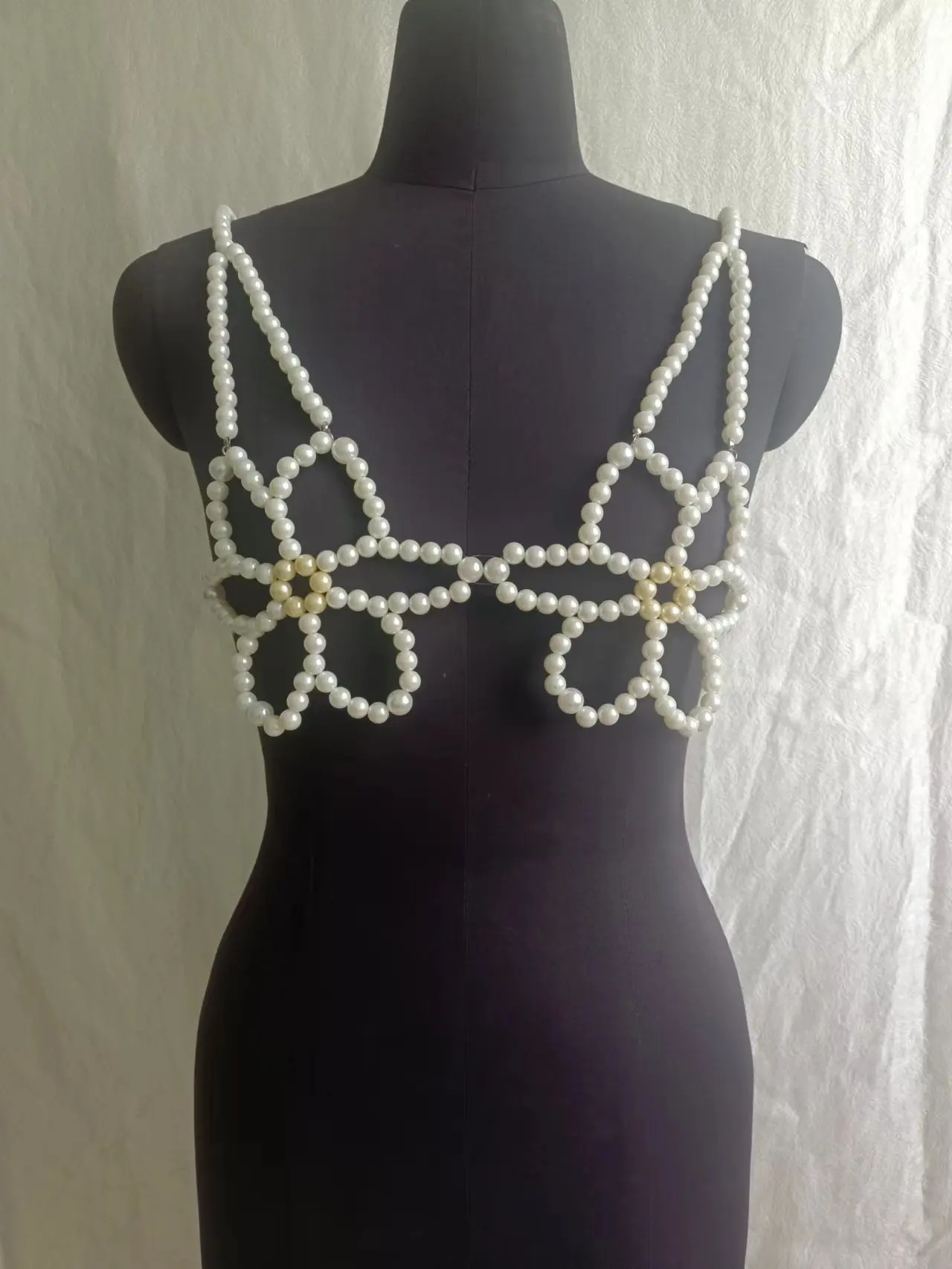 Продаем новый чистый ручной работы топ с полой шеей, небольшой жилет, цепочка для тела
Продаем новый чистый ручной работы топ с полой шеей, небольшой жилет, цепочка для тела