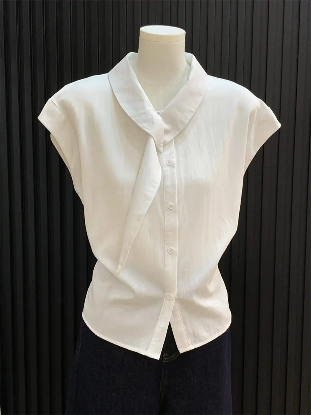 French Style White Short Sleeve Shirt Women's Summer New Arrival Slimming Flying Sleeve Top Collar Drifting Ribbon Design
French Style White Short Sleeve Shirt Women's Summer New Arrival Slimming Flying Sleeve Top Collar Drifting Ribbon Design