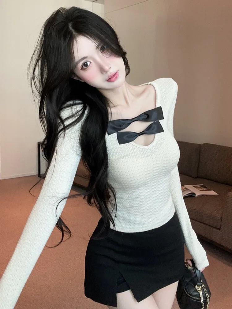 Knot Splice V-neck Long Sleeve Knitted T-shirt Women's Winter Slim Fit Short Base Shirt Korean Style Fashion Citywalk
Knot Splice V-neck Long Sleeve Knitted T-shirt Women's Winter Slim Fit Short Base Shirt Korean Style Fashion Citywalk