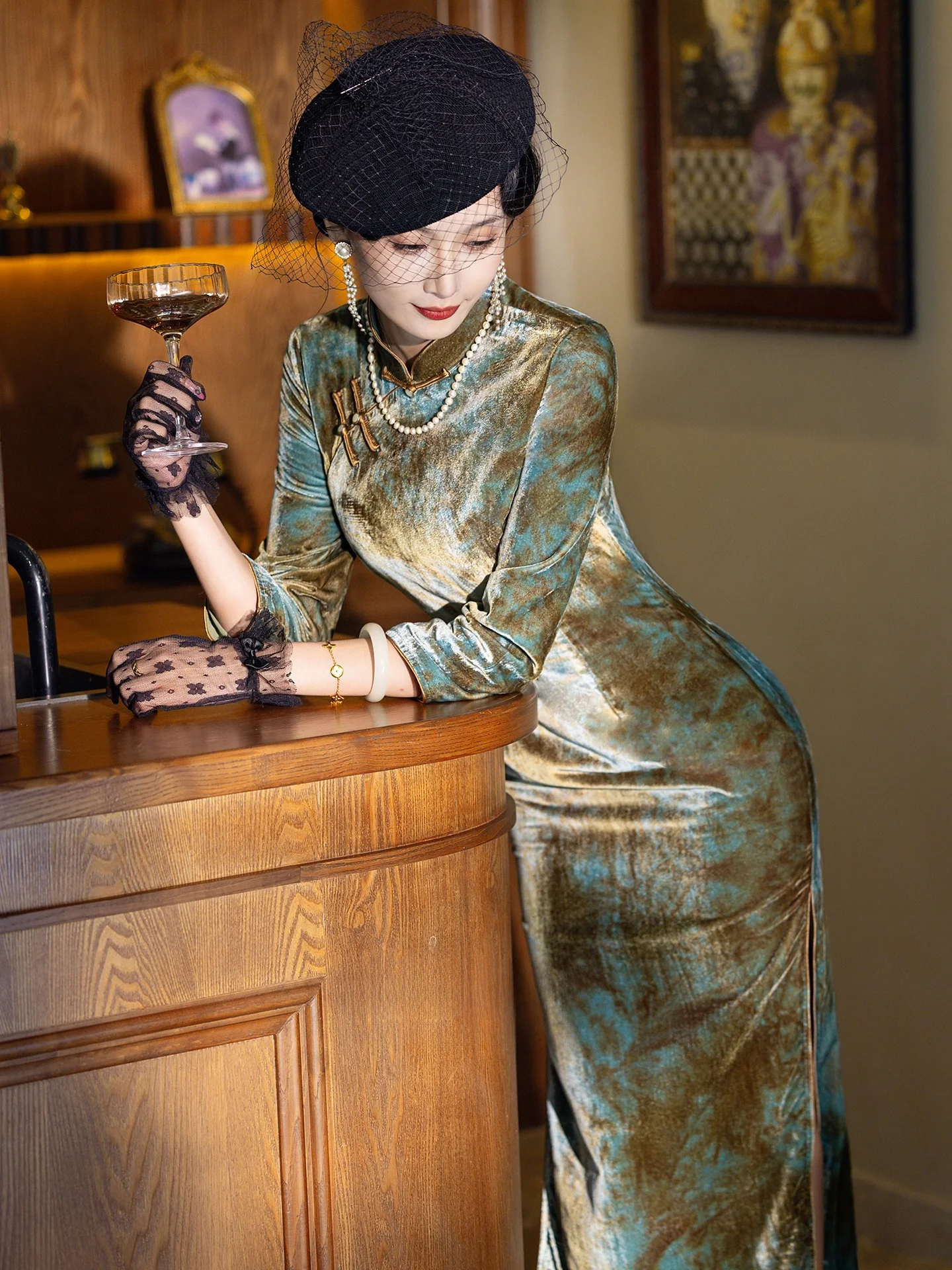 Ele Velvet Long-Sve Mommy Dr Retro anghai Sle for Year-End Par Daily Wear by Four Misses
Ele Velvet Long-Sve Mommy Dr Retro anghai Sle for Year-End Par Daily Wear by Four Misses