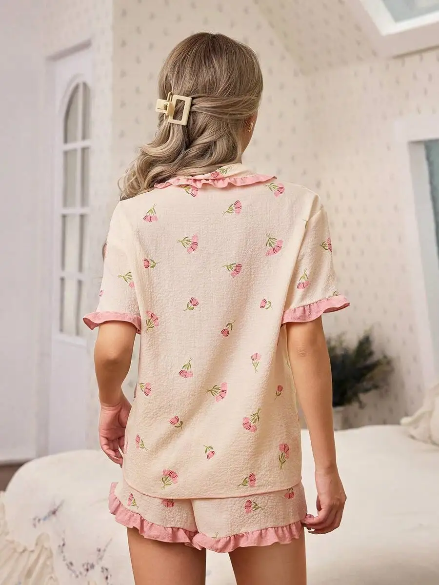 Romantic Floral Print Short Sleeve Pajama Set With Ruffle Trim For Women
Romantic Floral Print Short Sleeve Pajama Set With Ruffle Trim For Women