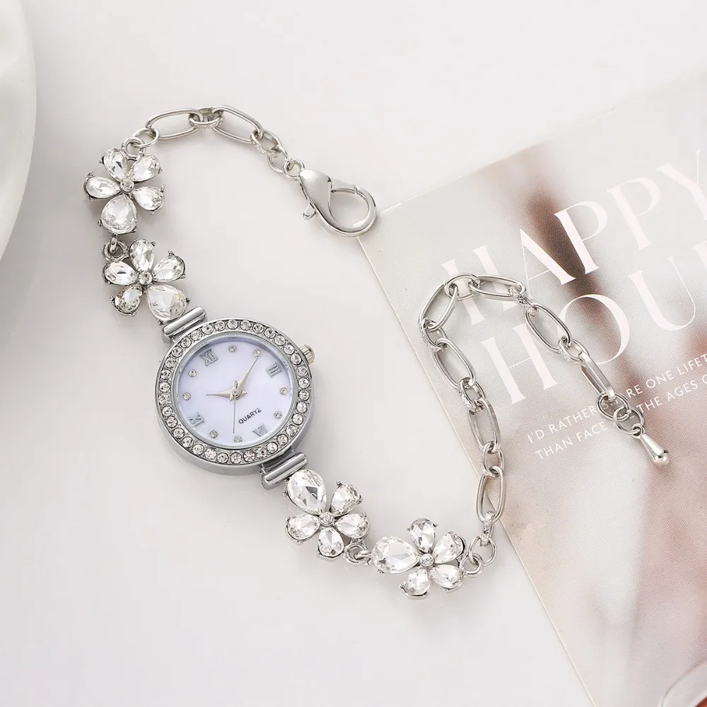Roman-Scalped Quartz Bracelet Watch Diamond Embedded Gemstone Flower Clasp Vintage Round Ladies Watches Adjustable Alloy Case
Roman-Scalped Quartz Bracelet Watch Diamond Embedded Gemstone Flower Clasp Vintage Round Ladies Watches Adjustable Alloy Case