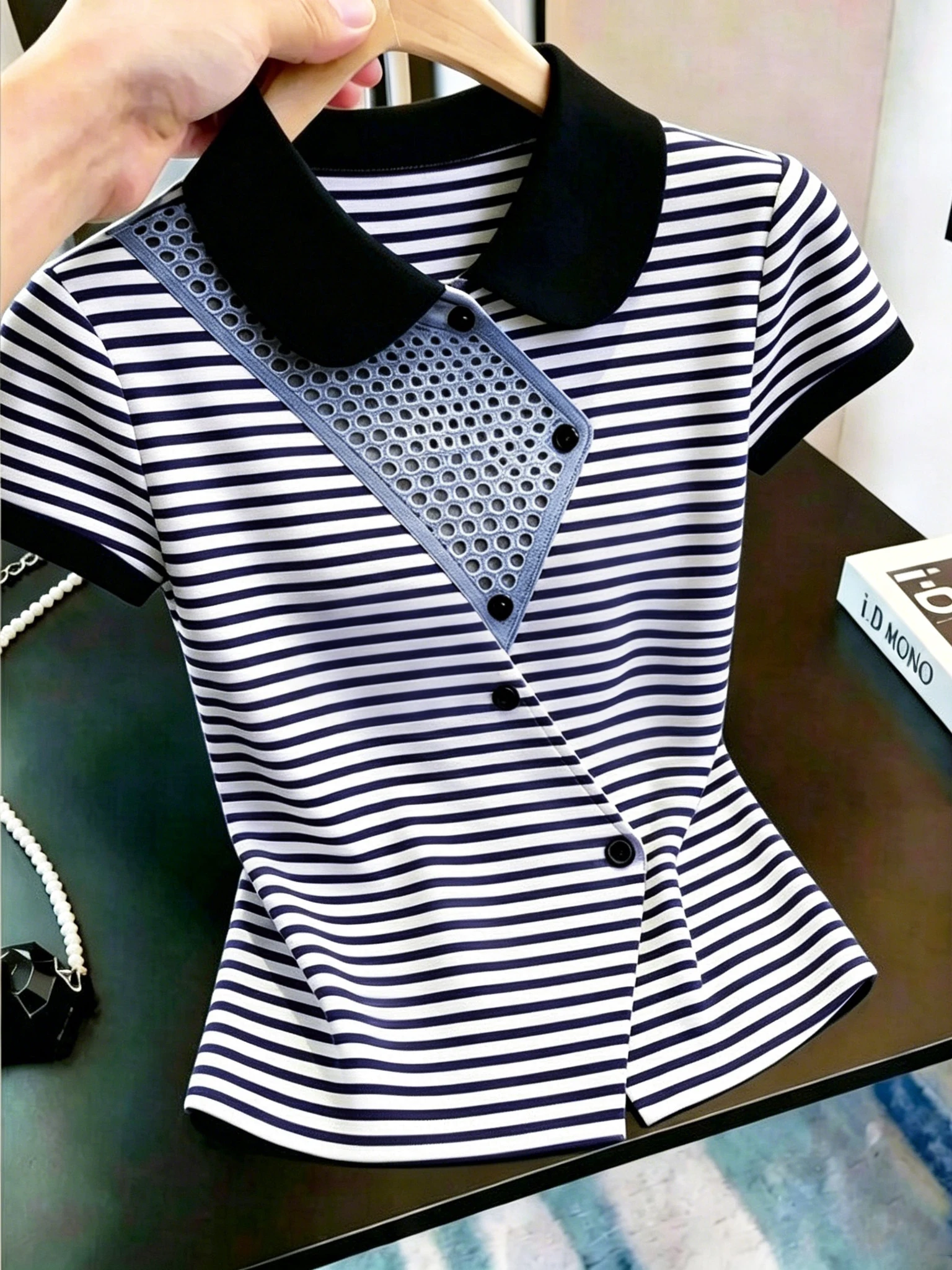 Elegant Unique Short Sleeve T-Shirt Women's Fashionable Turn-down Collar Slim Fit Summer High-end Feeling Beautiful Top
Elegant Unique Short Sleeve T-Shirt Women's Fashionable Turn-down Collar Slim Fit Summer High-end Feeling Beautiful Top