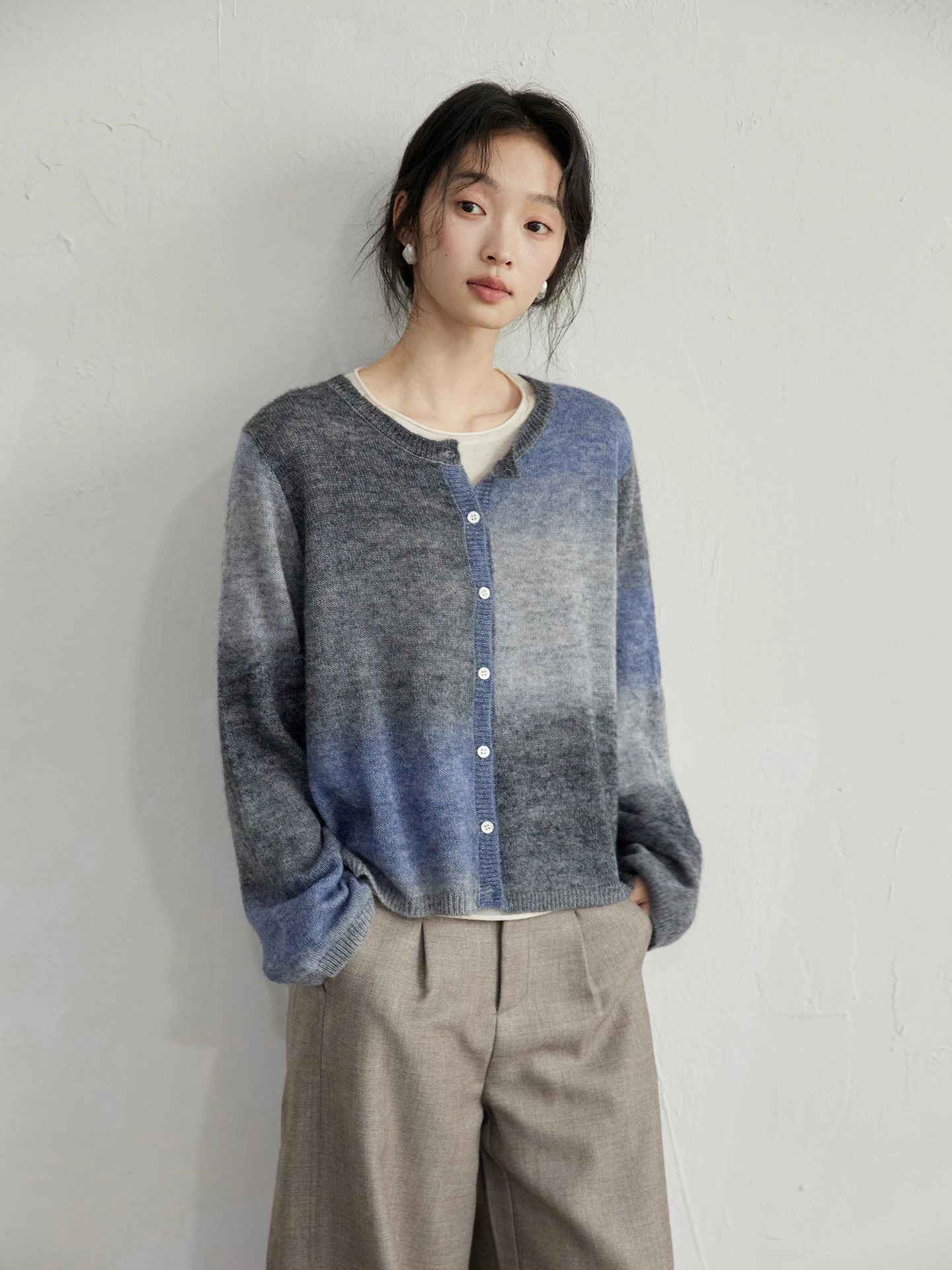 aduated Color Knit Loose Women's Sweater New Woolen Cardigan Outerwear Spring Autumn Winter Commute Sle Long Sve round...
aduated Color Knit Loose Women's Sweater New Woolen Cardigan Outerwear Spring Autumn Winter Commute Sle Long Sve round...