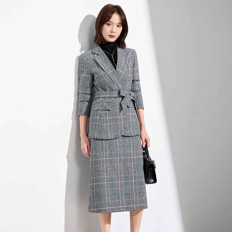 Stylish plaid midi skirt suit jacket for women, new autumn collection, niche British style, long-sleeved slim-fit blazer set
Stylish plaid midi skirt suit jacket for women, new autumn collection, niche British style, long-sleeved slim-fit blazer set