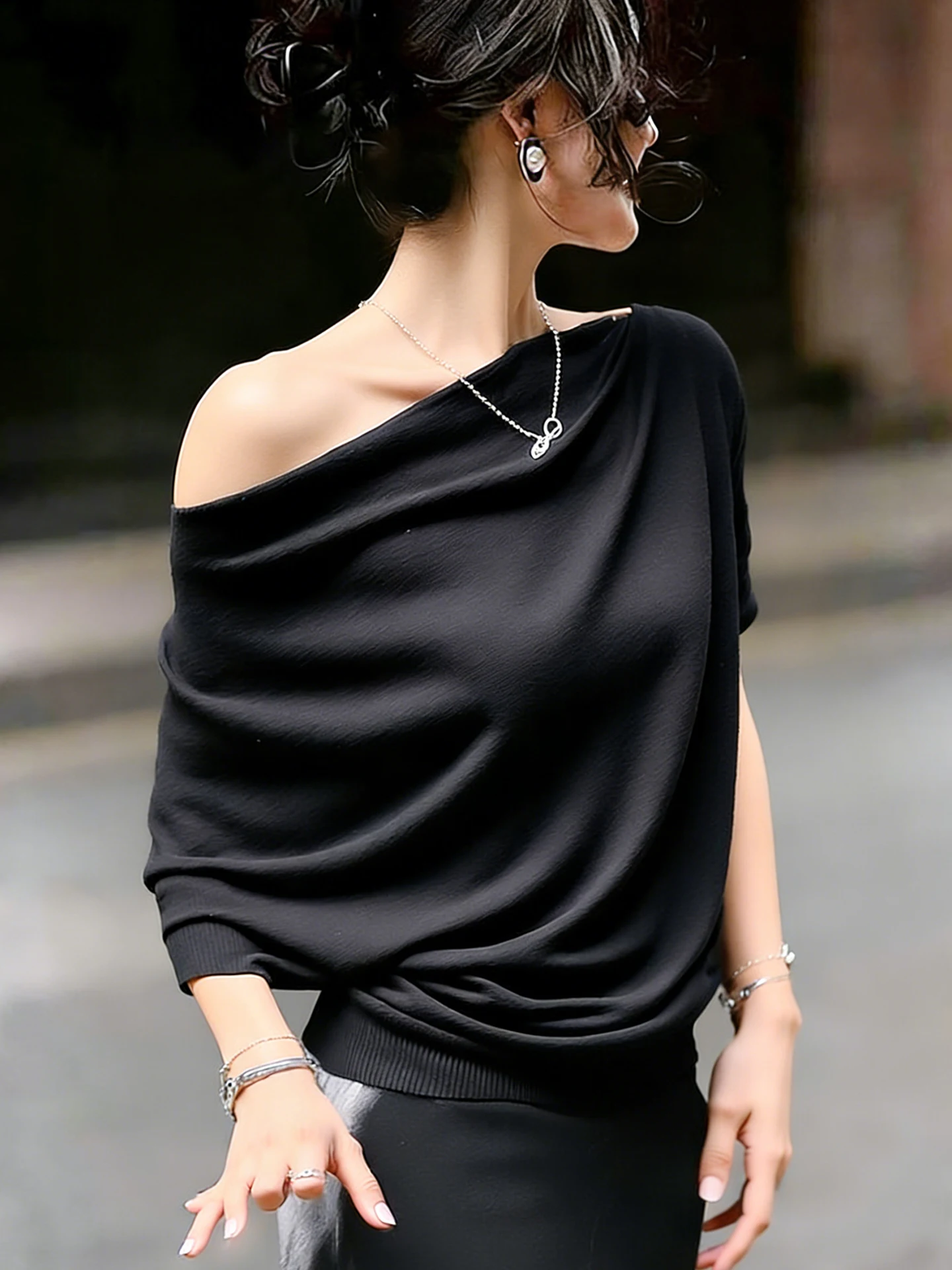 Black Knitted One-Shoulder Slimming T-Shirt Fashionable Spring Summer Casual Loose Fit Short Sleeve Women's Top
Black Knitted One-Shoulder Slimming T-Shirt Fashionable Spring Summer Casual Loose Fit Short Sleeve Women's Top