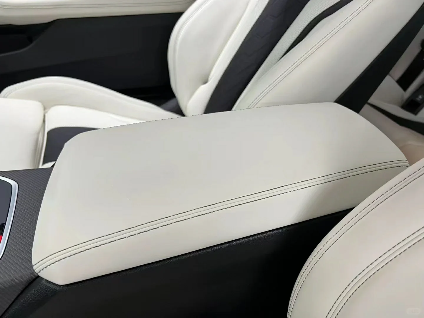 High End Electric Seat Upgrade for Custom White and Black Leather with Honeycomb Pattern Full Set
High End Electric Seat Upgrade for Custom White and Black Leather with Honeycomb Pattern Full Set
