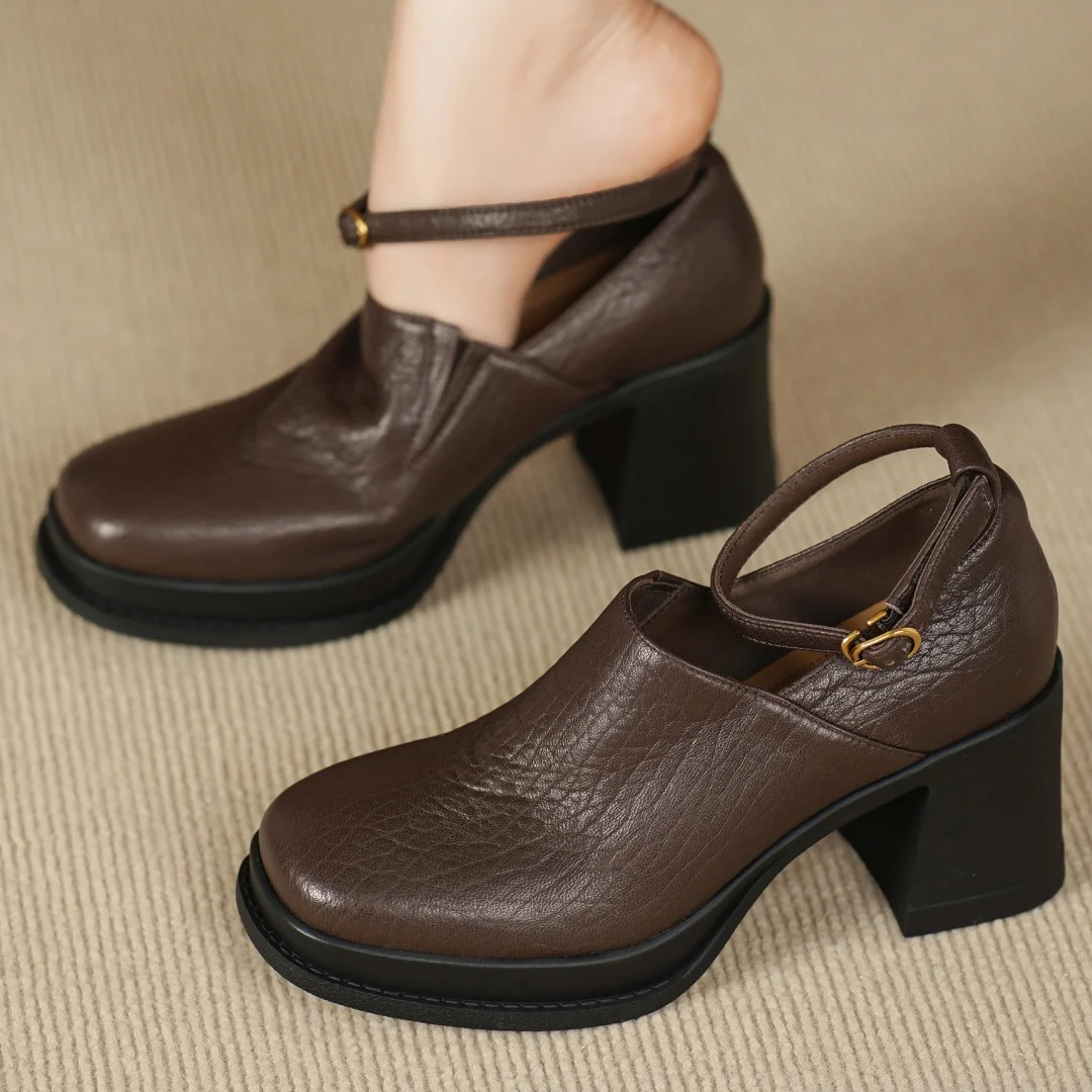 Женские туфли-лодочки без шнуровки из овчины с квадратным носком и ремешком на щиколотке, на массивном каблуке 7 см, на платформе, в стиле OL, высококачественные мягкие удобные туфли на каблуке
Женские туфли-лодочки без шнуровки из овчины с квадратным носком и ремешком на щиколотке, на массивном каблуке 7 см, на платформе, в стиле OL, высококачественные мягкие удобные туфли на каблуке