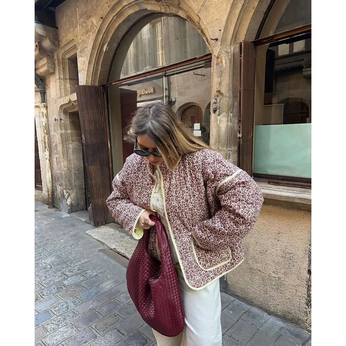 Casual Floral Print Stand Collar Jaet Coat for Women with kets Cleanfit Sle Winter Collection Online And In-store Avai...
Casual Floral Print Stand Collar Jaet Coat for Women with kets Cleanfit Sle Winter Collection Online And In-store Avai...