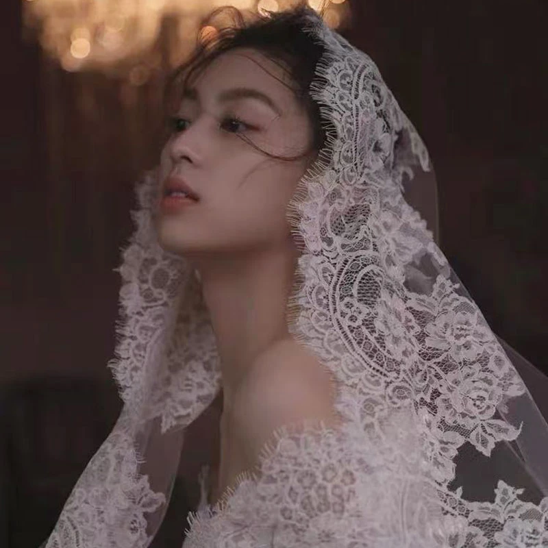 Cathedral Lace Mantilla Bridal Veil 1 Tier Raw Edge Long 3M Floral French Lace Trim Wedding Veil Handmade Custom Length Style
Cathedral Lace Mantilla Bridal Veil 1 Tier Raw Edge Long 3M Floral French Lace Trim Wedding Veil Handmade Custom Length Style