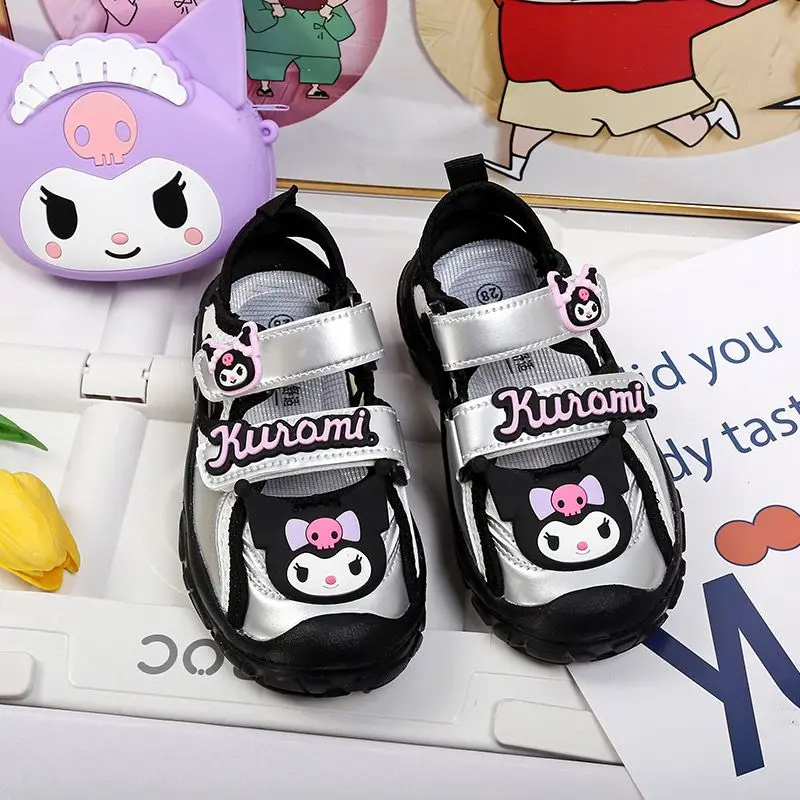 2024 Sanrio Kuromi Kids Princess Black Sandals Kawaii Anime My Melody Girls Sports Baotou Soft Bottom Shoes Summer Gift for Girl
2024 Sanrio Kuromi Kids Princess Black Sandals Kawaii Anime My Melody Girls Sports Baotou Soft Bottom Shoes Summer Gift for Girl