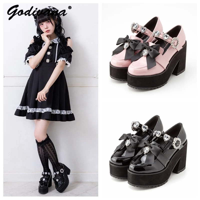 Japanese Ins Retro Girls Platform High Heels Bow Rhinestone Lolita Mine Women's Pump Shoes Sweet JK Leather Shoes
Japanese Ins Retro Girls Platform High Heels Bow Rhinestone Lolita Mine Women's Pump Shoes Sweet JK Leather Shoes