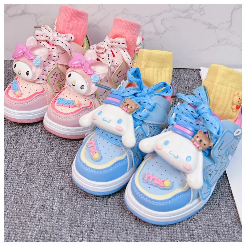 Anime Sanrios Cinnamoroll My Melody Kawaii Casual Kids Sport Running Shoes Soft Bottom Luminous Outdoor Sneakers High Helpshoe
Anime Sanrios Cinnamoroll My Melody Kawaii Casual Kids Sport Running Shoes Soft Bottom Luminous Outdoor Sneakers High Helpshoe