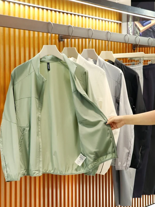 Осенняя новая мужская куртка с тремя доказательствами солнцезащитным кремом для кемпинга и путешествий, легкая дышащая куртка с воротником-стойкой
Осенняя новая мужская куртка с тремя доказательствами солнцезащитным кремом для кемпинга и путешествий, легкая дышащая куртка с воротником-стойкой