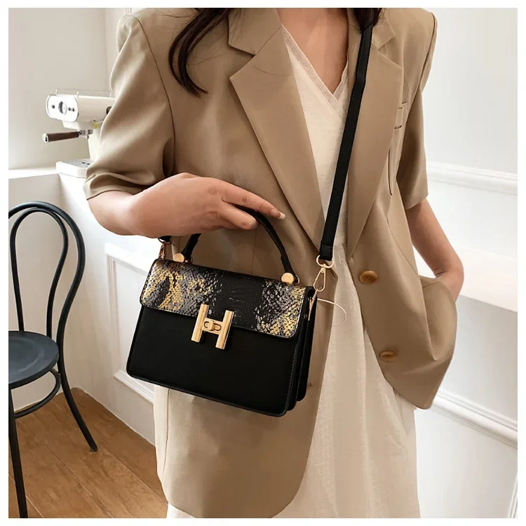 2025 Designer Snakeskin Crossbody Bag - Contrast Stitch Shoulder Purse, Fashion Ladies Handbag
2025 Designer Snakeskin Crossbody Bag - Contrast Stitch Shoulder Purse, Fashion Ladies Handbag