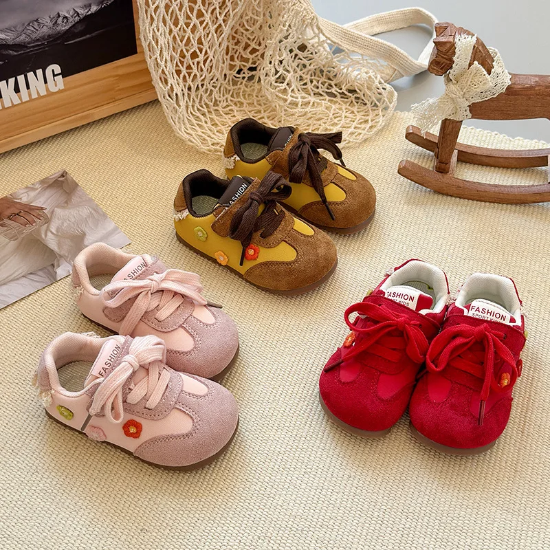 Теннисные брендовые женские кроссовки 2025Осенняя новая милая детская обувь в стиле ретро, повседневная детская обувь, модная обувь для досок, спортивная обувь для девочек на мягкой подошве
Теннисные брендовые женские кроссовки 2025Осенняя новая милая детская обувь в стиле ретро, повседневная детская обувь, модная обувь для досок, спортивная обувь для девочек на мягкой подошве