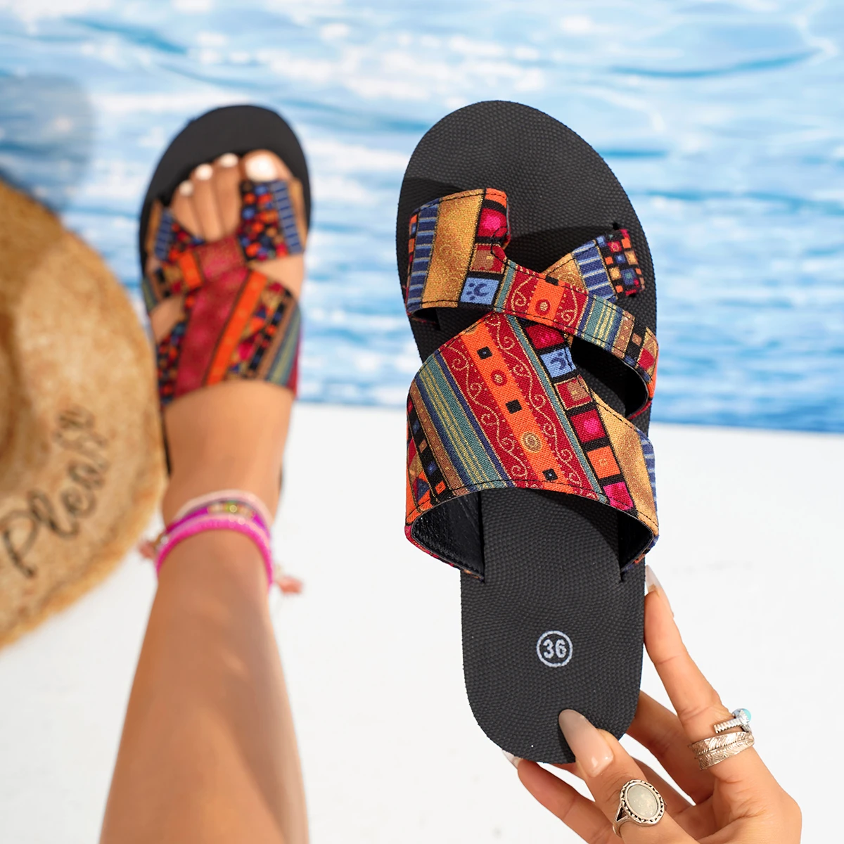 Women Slippers Summer New Platform Flat Sandals Light Non-slip Beach Shoes Rope Comfort Gladiator Slippers Home Slides Women
Women Slippers Summer New Platform Flat Sandals Light Non-slip Beach Shoes Rope Comfort Gladiator Slippers Home Slides Women