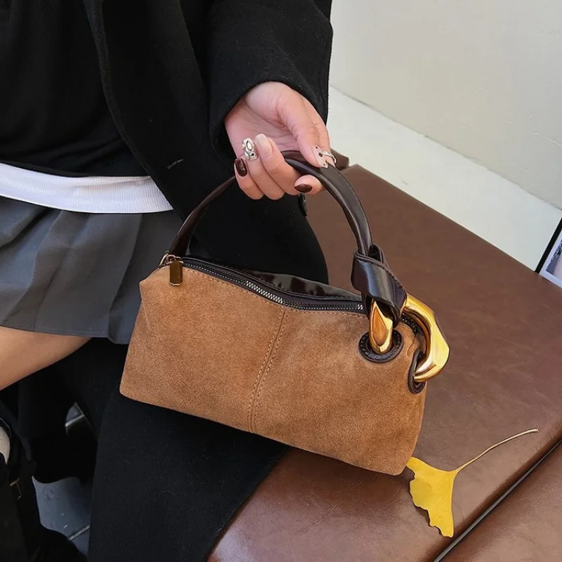 Modish Women's Crossbody-Bag Made Of Zinnia-Patterned Leather Boasting Trendy Bali Famous Lasting Spacious Look
Modish Women's Crossbody-Bag Made Of Zinnia-Patterned Leather Boasting Trendy Bali Famous Lasting Spacious Look