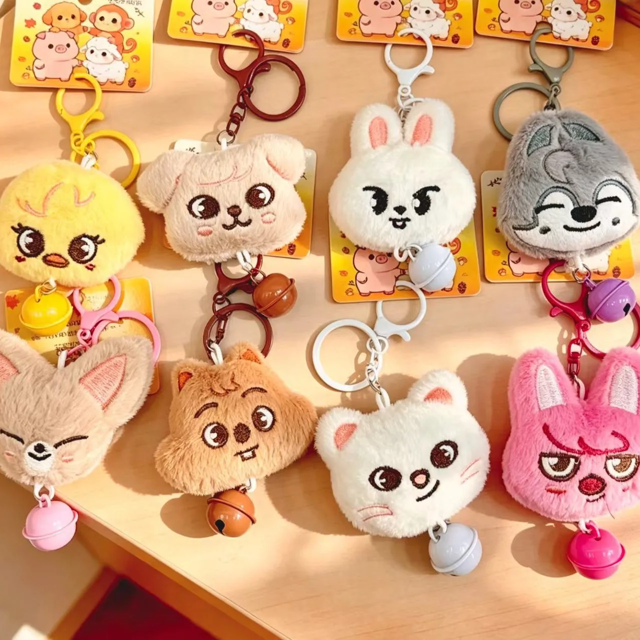 5cm new SKZOO plush children's toy keychain Stray Kids star FELIX doll animal head bell pendant backpack pendant decoration gift
5cm new SKZOO plush children's toy keychain Stray Kids star FELIX doll animal head bell pendant backpack pendant decoration gift