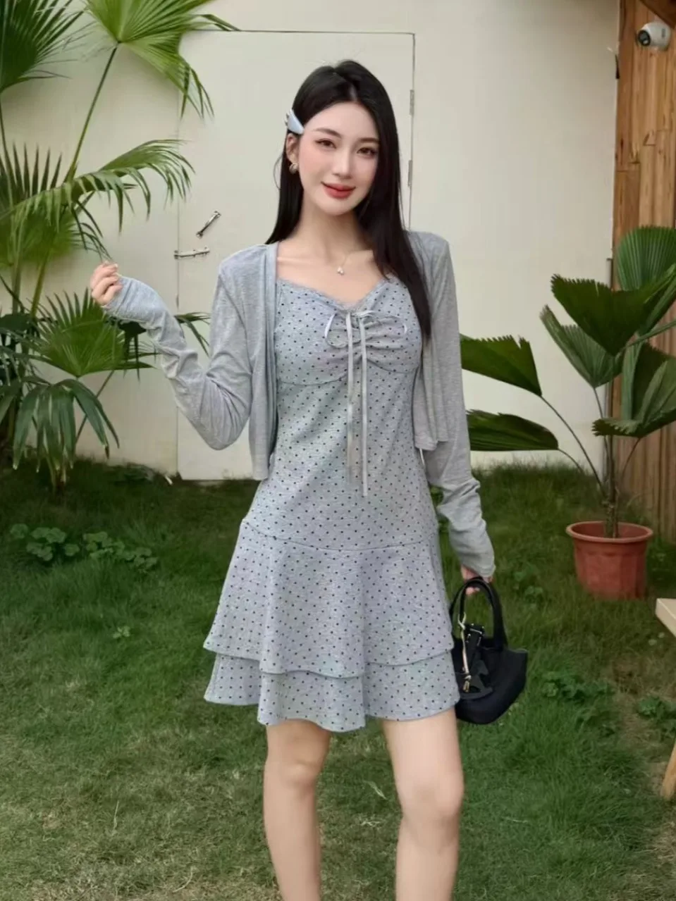 Korean Polka Dot Strap Dress Sun Protection Cardigan Two Piece Set Women's Summer New Waist Cinching Slimming Pure Desire Set
Korean Polka Dot Strap Dress Sun Protection Cardigan Two Piece Set Women's Summer New Waist Cinching Slimming Pure Desire Set