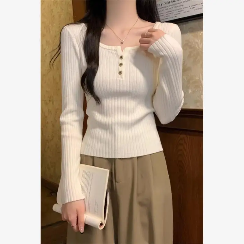 Korean Sle Long Sve Low Ne Knitted irt Women's Inner Wear Autumn Winter Design Slim Fit Base irt Ele Top
Korean Sle Long Sve Low Ne Knitted irt Women's Inner Wear Autumn Winter Design Slim Fit Base irt Ele Top