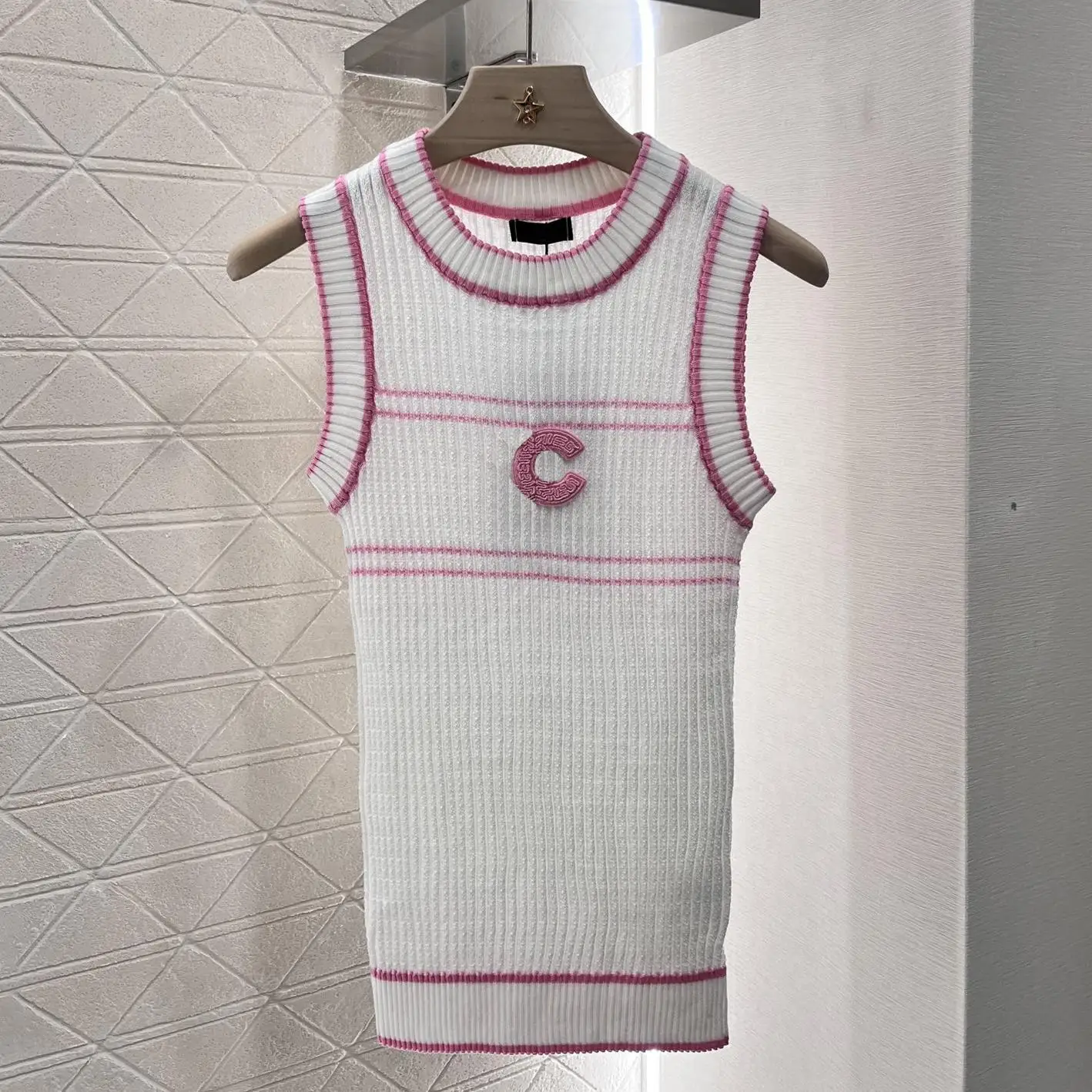 2025 Spring/Summer New Arrival Contrast Color Round Neck Knit Vest - Trendy Fitted Short Sleeve Top for Women
2025 Spring/Summer New Arrival Contrast Color Round Neck Knit Vest - Trendy Fitted Short Sleeve Top for Women