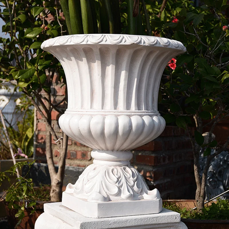 European goblet Roman column flower pot Villa entrance large floor trophy courtyard garden base ornament
European goblet Roman column flower pot Villa entrance large floor trophy courtyard garden base ornament