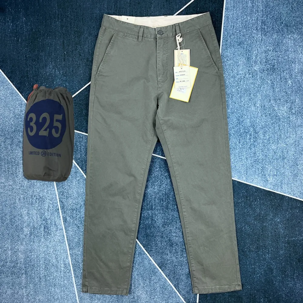 Новые осенние эластичные повседневные брюки с прямыми штанинами для мужчин в стиле ретро и старых рабочих брюк в американском стиле.
Новые осенние эластичные повседневные брюки с прямыми штанинами для мужчин в стиле ретро и старых рабочих брюк в американском стиле.