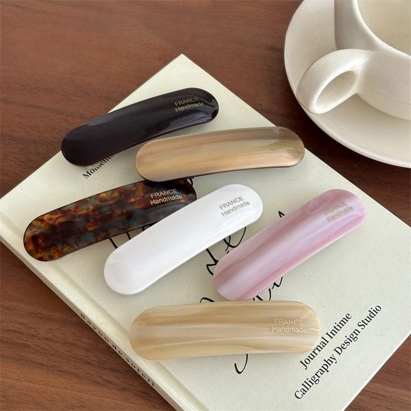 Short hair embarrassing period, half tie hair, less hair, one-word clip on the back of the head, spring clip, headgear, women
Short hair embarrassing period, half tie hair, less hair, one-word clip on the back of the head, spring clip, headgear, women