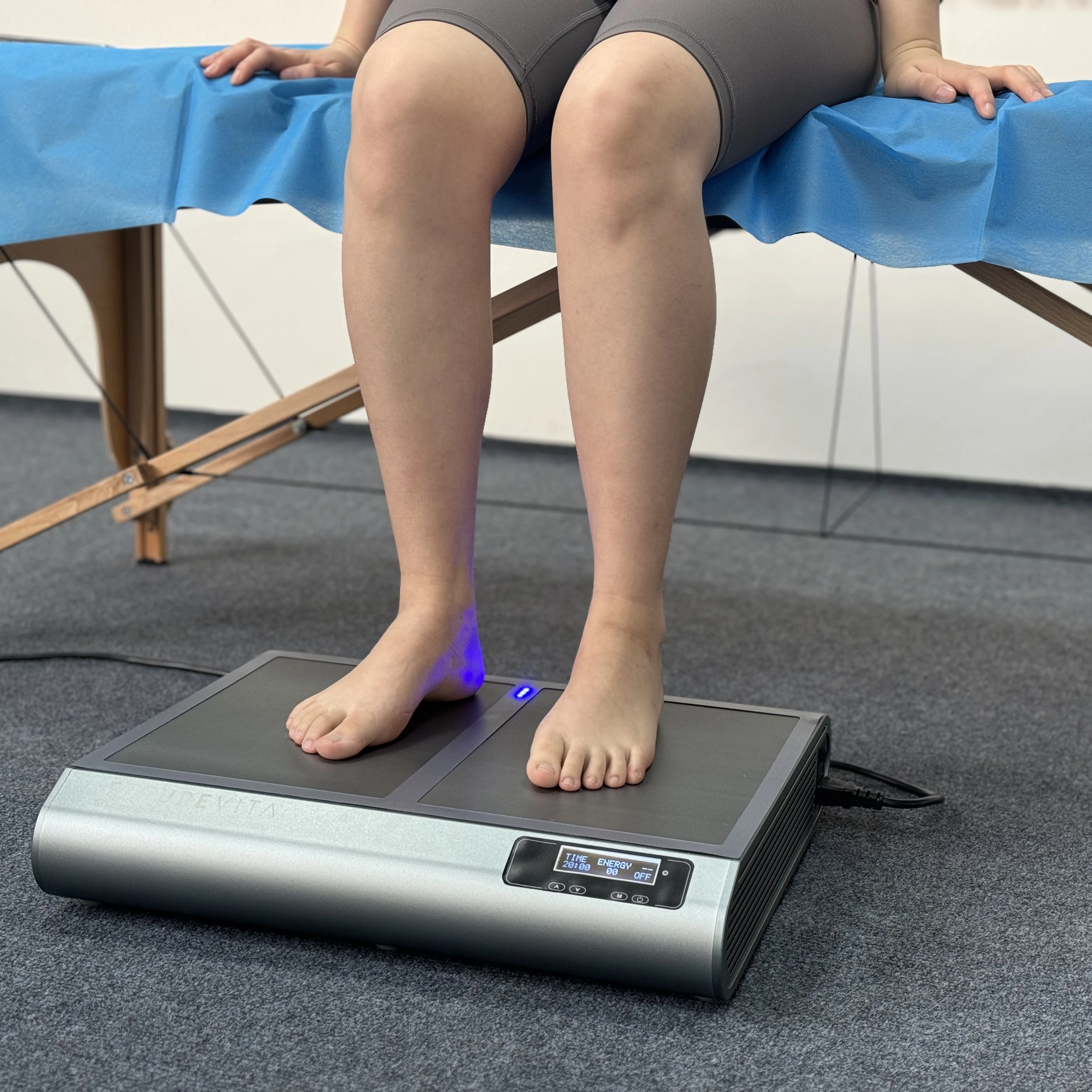 New Tera P90 Terahertz Electromagnetic Foot Health Device Meridian Treatment Leg Qi And Blood Circulation Machine Foot Massager
New Tera P90 Terahertz Electromagnetic Foot Health Device Meridian Treatment Leg Qi And Blood Circulation Machine Foot Massager