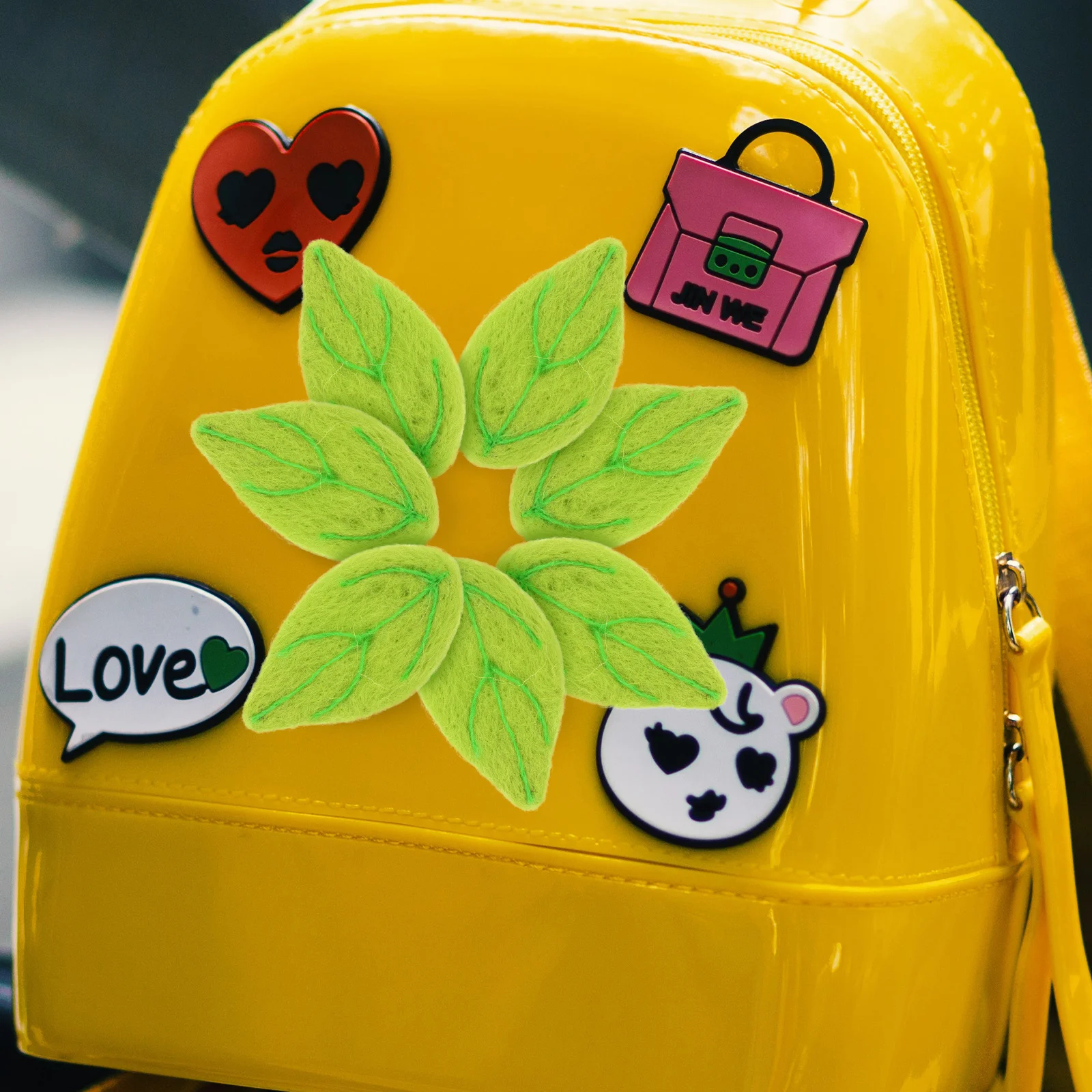 10Pcs Felt Leaf Charms Lifelike DIY Hairpin Brooch Sewing Craft Decorative Accessories for Kids and Adults DIY Gifts
10Pcs Felt Leaf Charms Lifelike DIY Hairpin Brooch Sewing Craft Decorative Accessories for Kids and Adults DIY Gifts