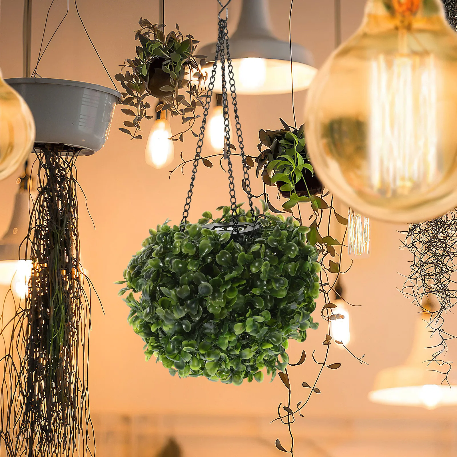 Solar Flower Chandeliers Hanging Topiary Balls LED Light Plastic Lamp Outdoor Garden Wedding Energy Saving Artificial Plant Ball
Solar Flower Chandeliers Hanging Topiary Balls LED Light Plastic Lamp Outdoor Garden Wedding Energy Saving Artificial Plant Ball
