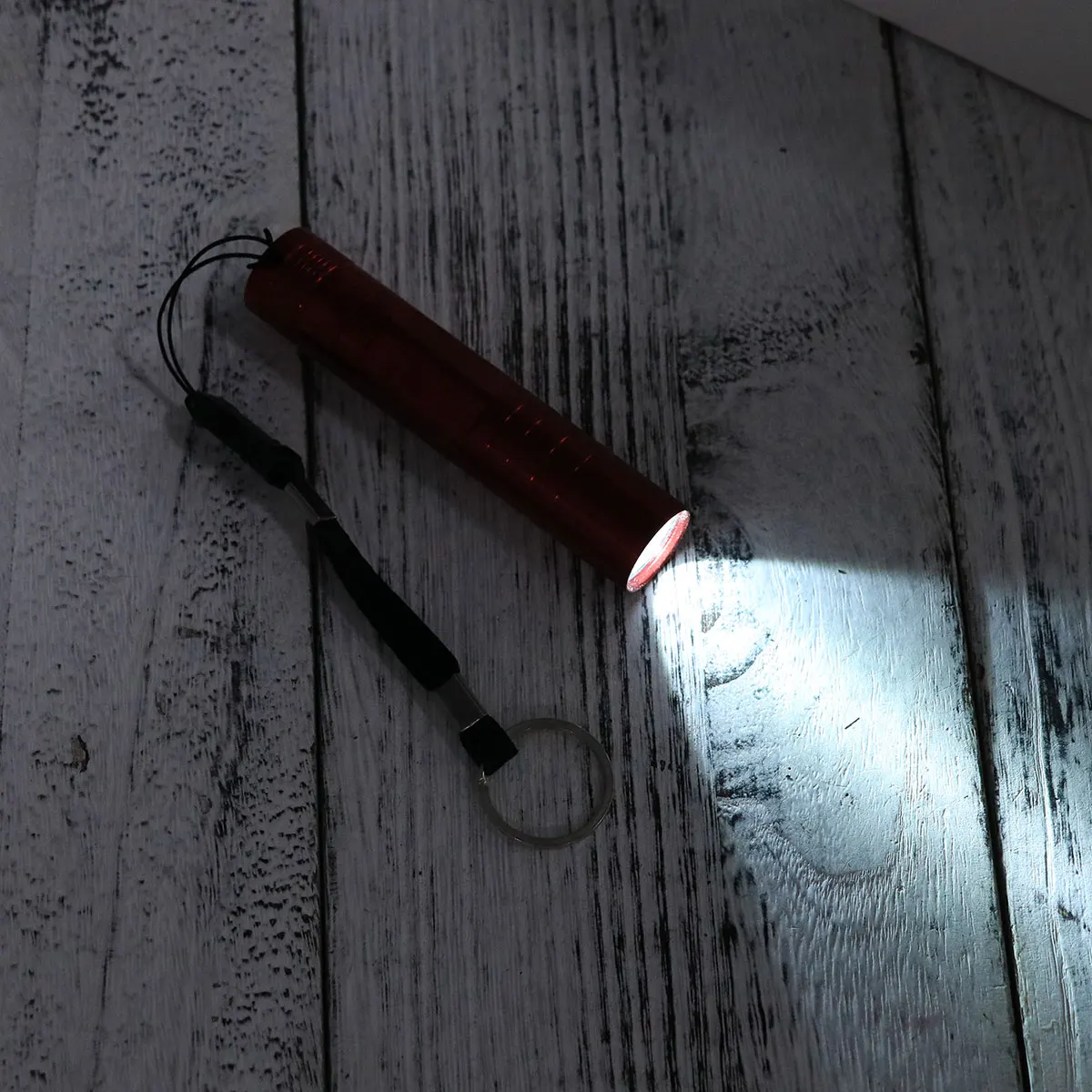 Water Resistant LED Torch Ultra-Bright Small Flashlight with Aluminum Body and Keyring Red No Included
Water Resistant LED Torch Ultra-Bright Small Flashlight with Aluminum Body and Keyring Red No Included