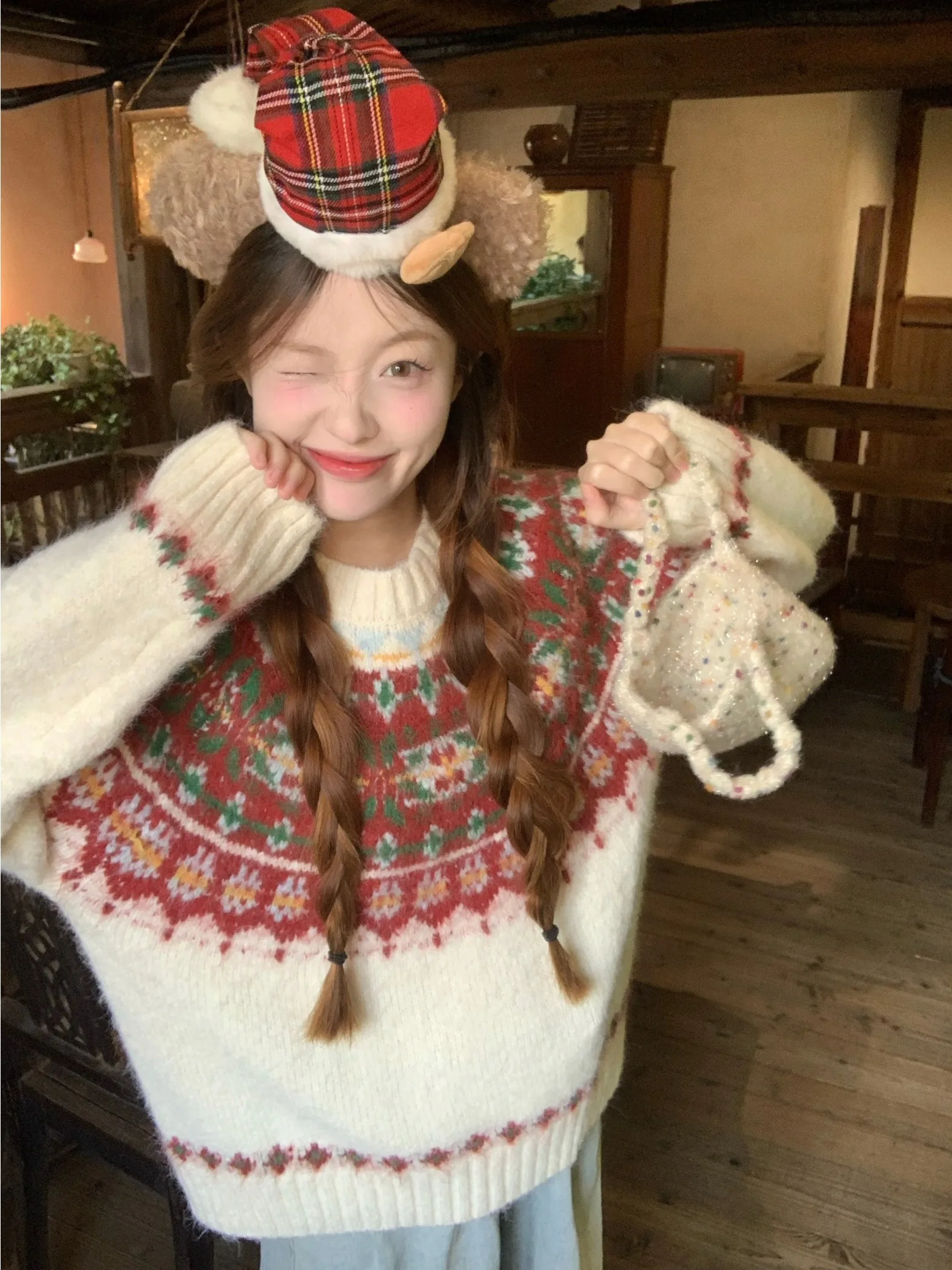 Retro Fair Isle Knitwear Women's Spring 2026 New Soft Casual Loose Slimming round Neck Top Comfortable Breathable Fashionable
Retro Fair Isle Knitwear Women's Spring 2026 New Soft Casual Loose Slimming round Neck Top Comfortable Breathable Fashionable