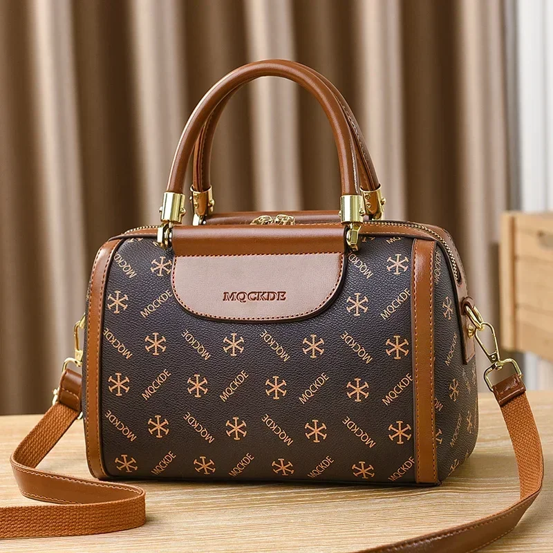 Elegant Women'S Messenger Bag Office Women'S Handbag Women'S Fashion Classic Tote Bag Letter Crossbody Shoulder Bag
Elegant Women'S Messenger Bag Office Women'S Handbag Women'S Fashion Classic Tote Bag Letter Crossbody Shoulder Bag