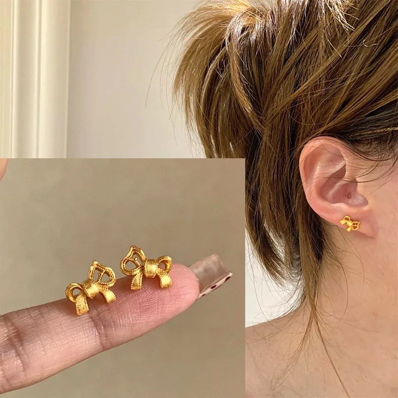 Minimally retro brushed bowknot earings stud small and gifts high-end design earrings for women suitable for daily jewelry
Minimally retro brushed bowknot earings stud small and gifts high-end design earrings for women suitable for daily jewelry