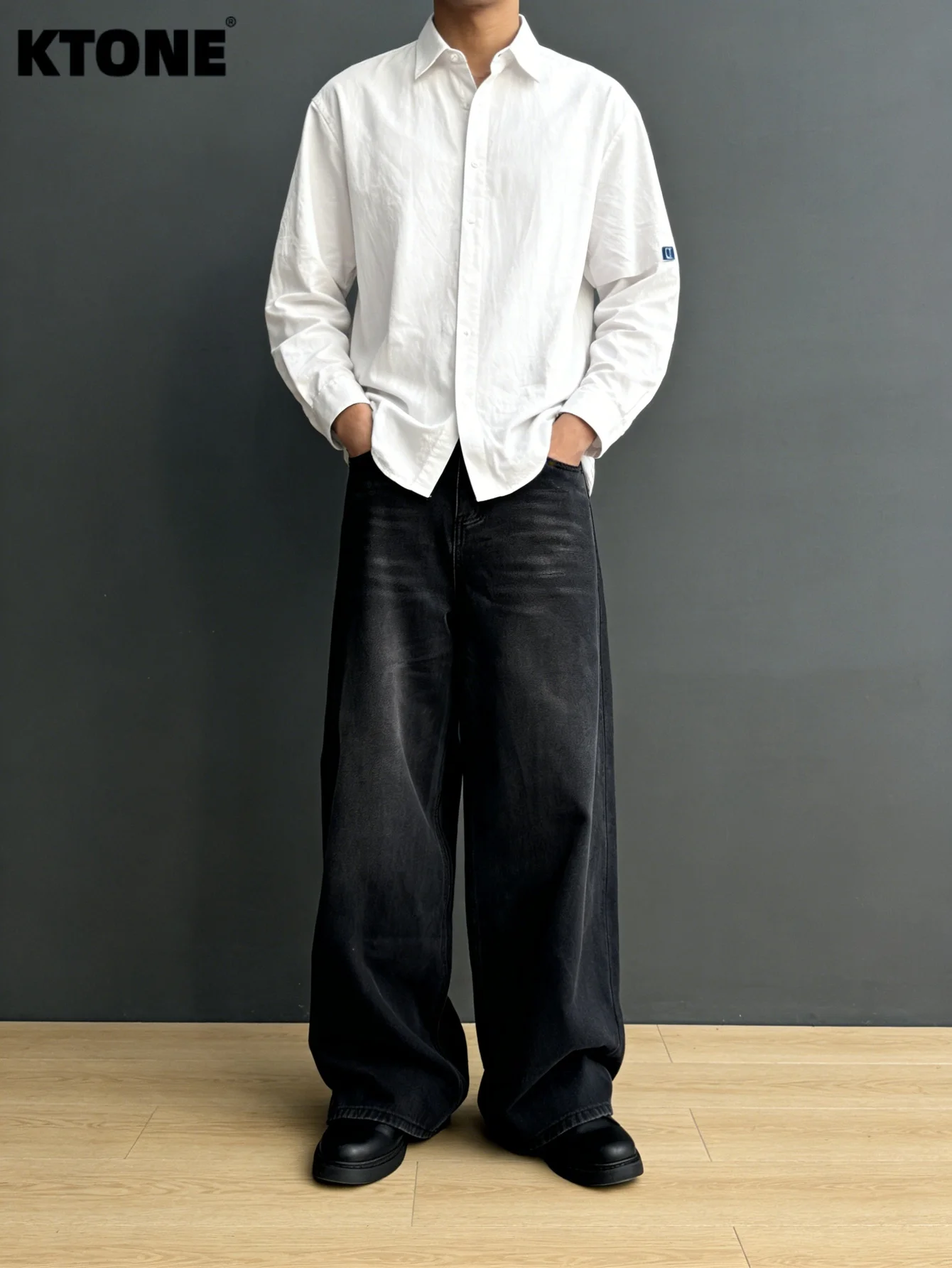 Fashion Black Men's Baggy Jeans For Man Original Y2K Drip Trend Denim Pants No accessories or belts included
Fashion Black Men's Baggy Jeans For Man Original Y2K Drip Trend Denim Pants No accessories or belts included