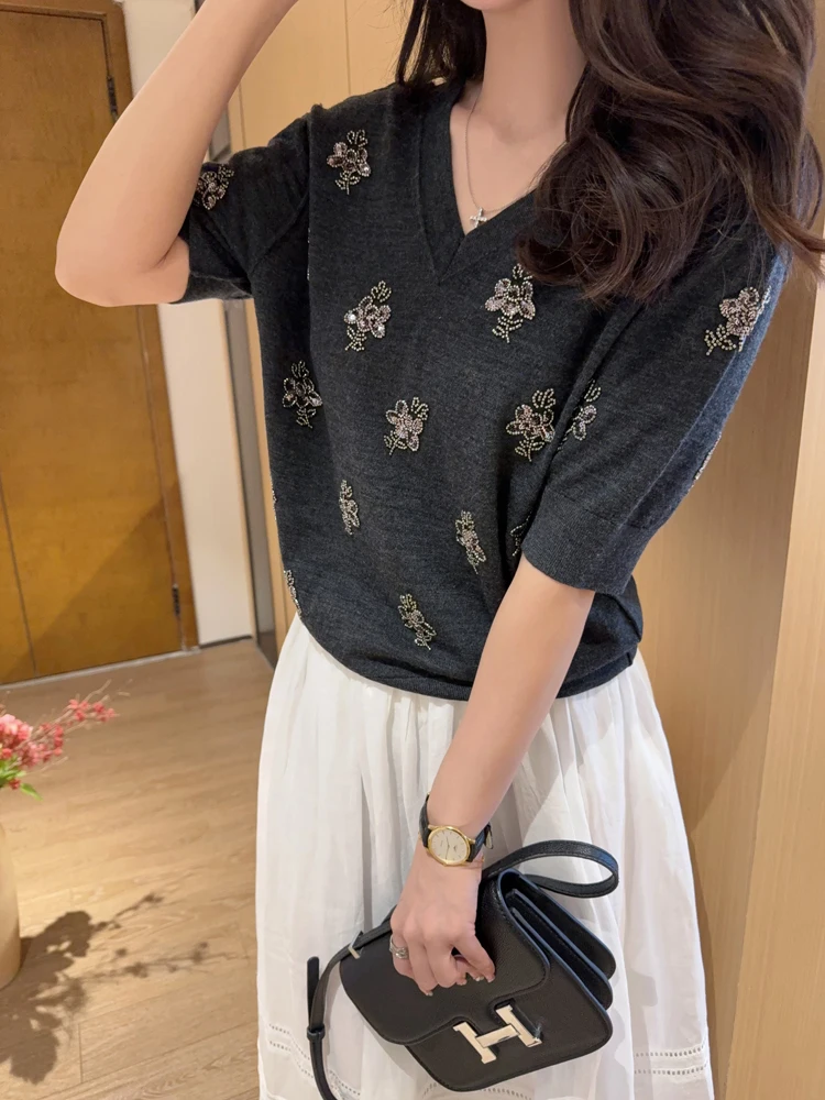 Elegant Casual Wool Knitted Top with Embroidery And Sequin Flower Loose V-Neck Short Sleeve Summer Fashion Women's Wear
Elegant Casual Wool Knitted Top with Embroidery And Sequin Flower Loose V-Neck Short Sleeve Summer Fashion Women's Wear