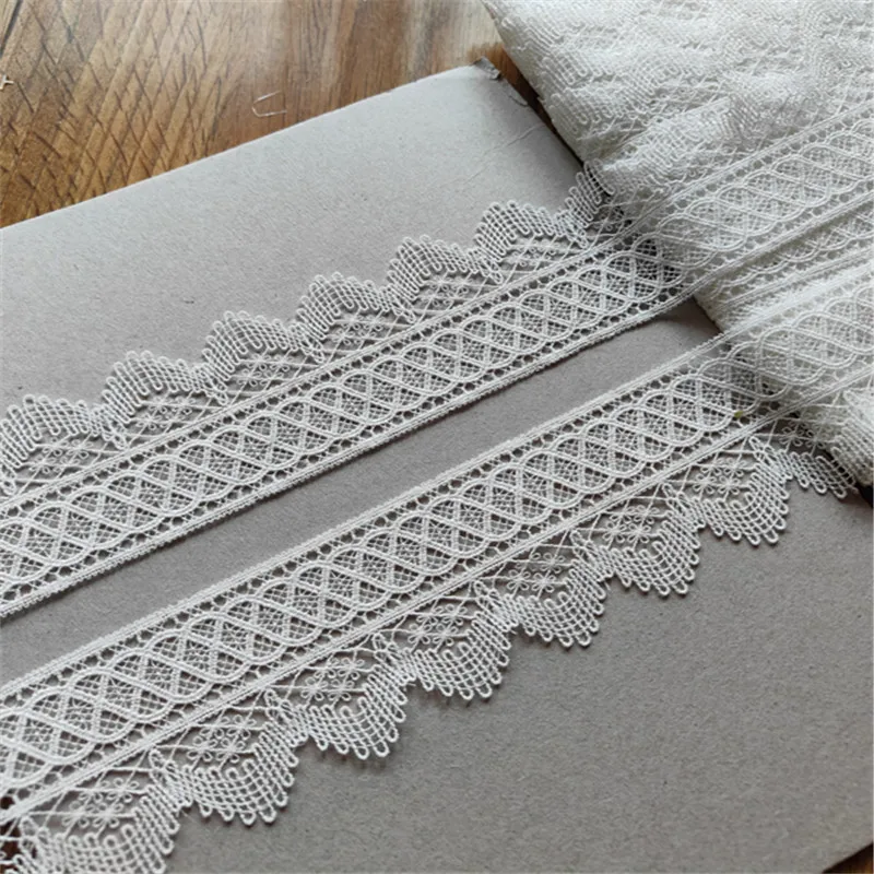 16 ярдов шириной 5,5 см, блестящий белый цветок Venise Diy, венецианское кружево, аксессуары для одежды различных предметов одежды, бюстгальтер, нижнее белье
16 ярдов шириной 5,5 см, блестящий белый цветок Venise Diy, венецианское кружево, аксессуары для одежды различных предметов одежды, бюстгальтер, нижнее белье