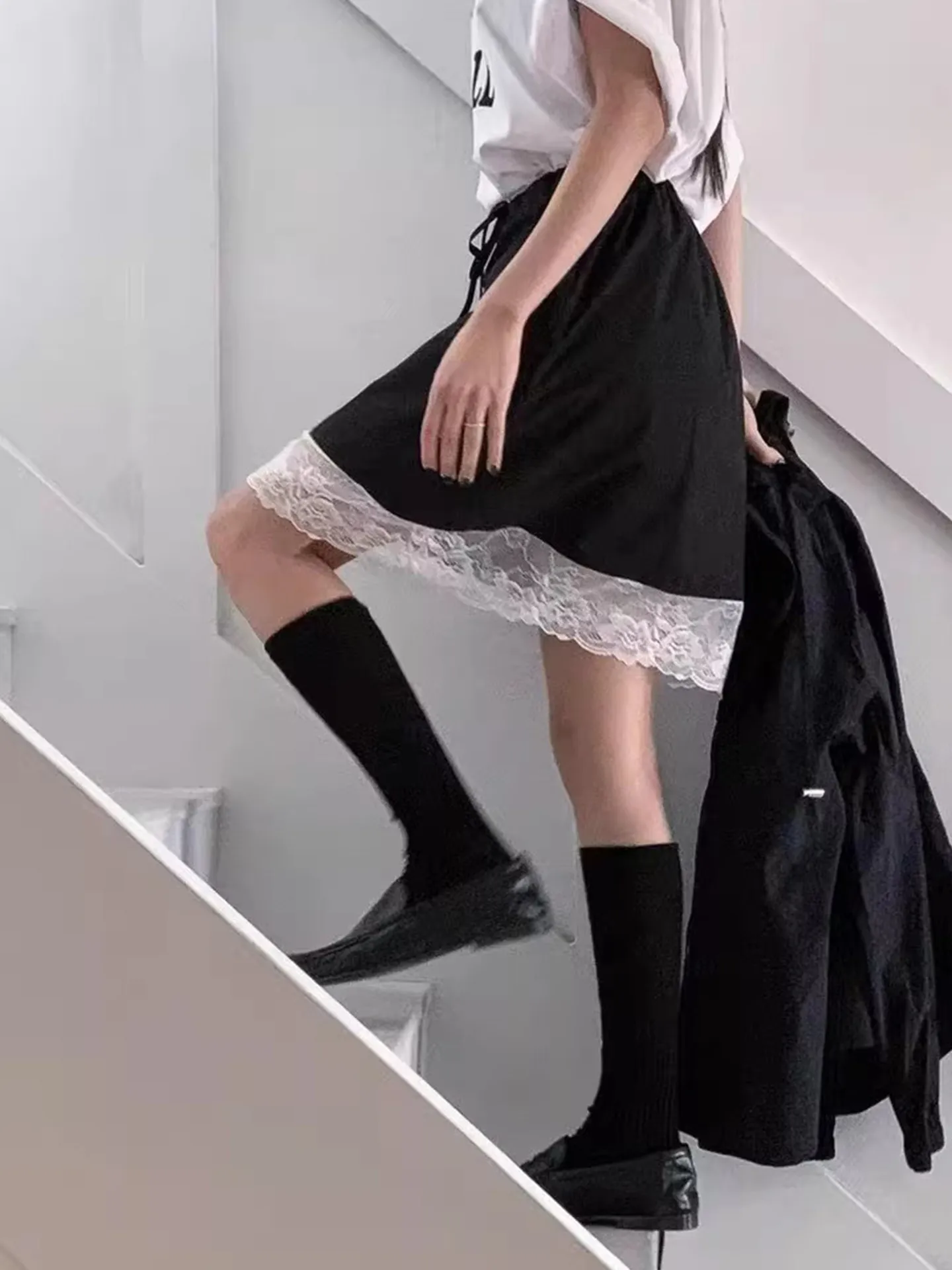 ZHISILAO New Lace Print Black Skirts Women Vintage Casual Elastic Waist A-line Skirts Summer 2026
ZHISILAO New Lace Print Black Skirts Women Vintage Casual Elastic Waist A-line Skirts Summer 2026