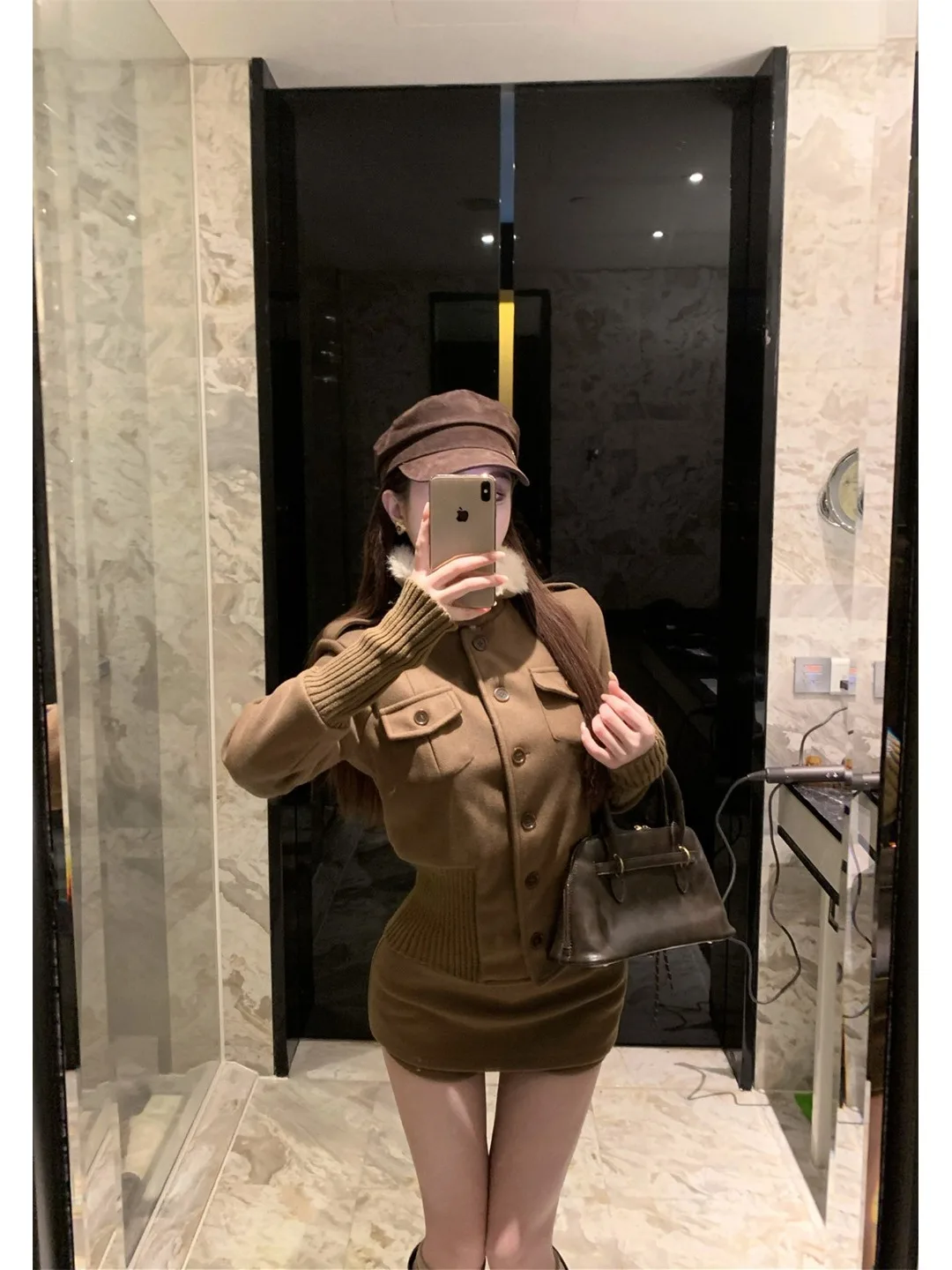 Chic Autumn Winter Thickened Plush Splicing Stand Collar Jacket High Waist Short Skirt Women's Two-Piece Set Fashionable Warmth
Chic Autumn Winter Thickened Plush Splicing Stand Collar Jacket High Waist Short Skirt Women's Two-Piece Set Fashionable Warmth