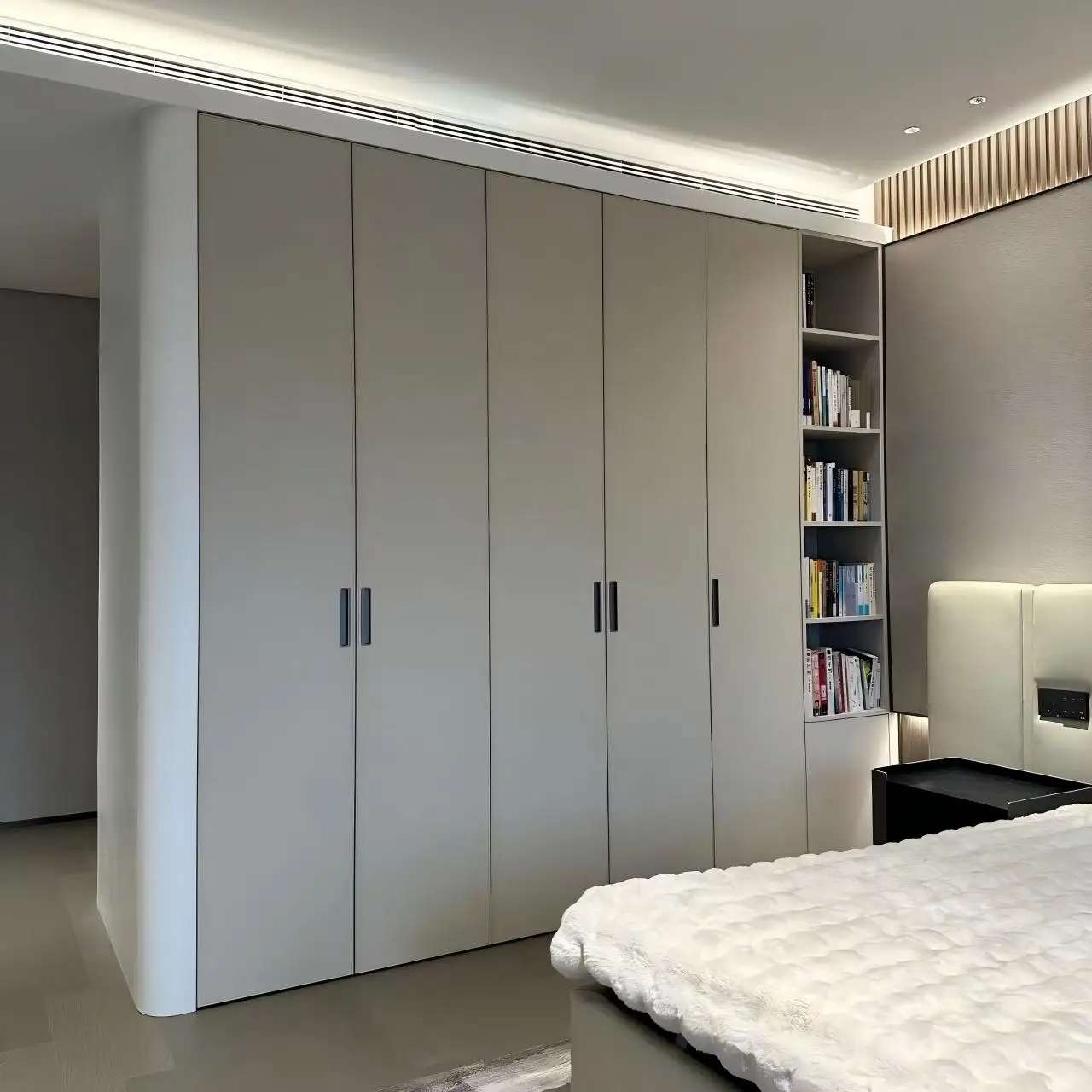 Экологичный раскладной шкаф-купе из фанеры в современном роскошном модульном стиле для квартиры, спальни или гардеробной
Экологичный раскладной шкаф-купе из фанеры в современном роскошном модульном стиле для квартиры, спальни или гардеробной