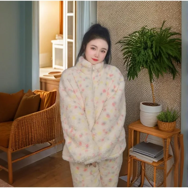 Warm Sleepwear for Winter Coral Velvet Rainbow Polka Dot Print Zipper Loungewear Oversized Padded Pajamas Two-Piece Set Women
Warm Sleepwear for Winter Coral Velvet Rainbow Polka Dot Print Zipper Loungewear Oversized Padded Pajamas Two-Piece Set Women
